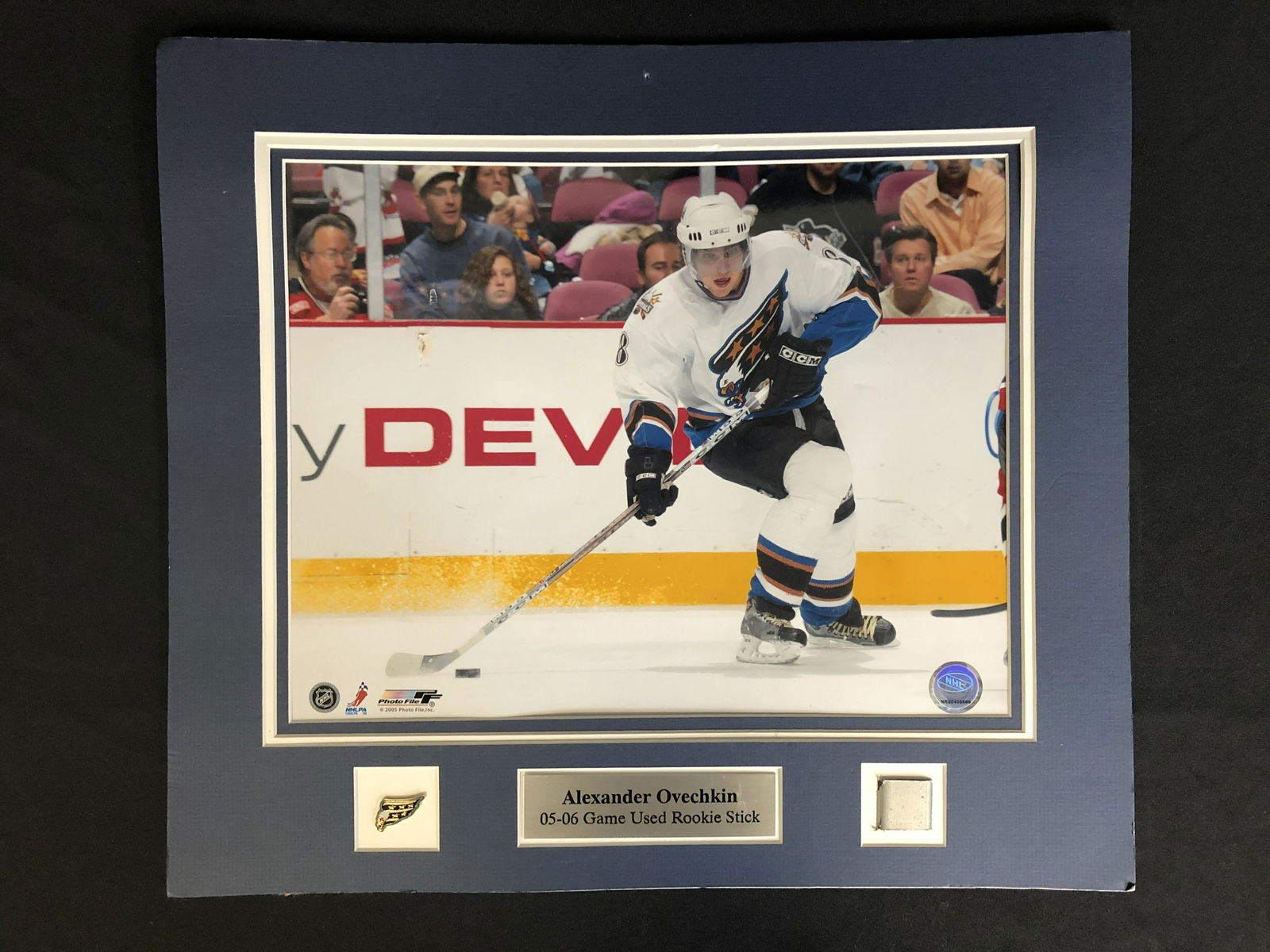 ALEXANDER OVECHKIN 2005-06 ROOKIE, GAME USED STICK FRAMED PHOTO DISPLAY (HEROES 'N' LEGENDS COA) (1 of 2)