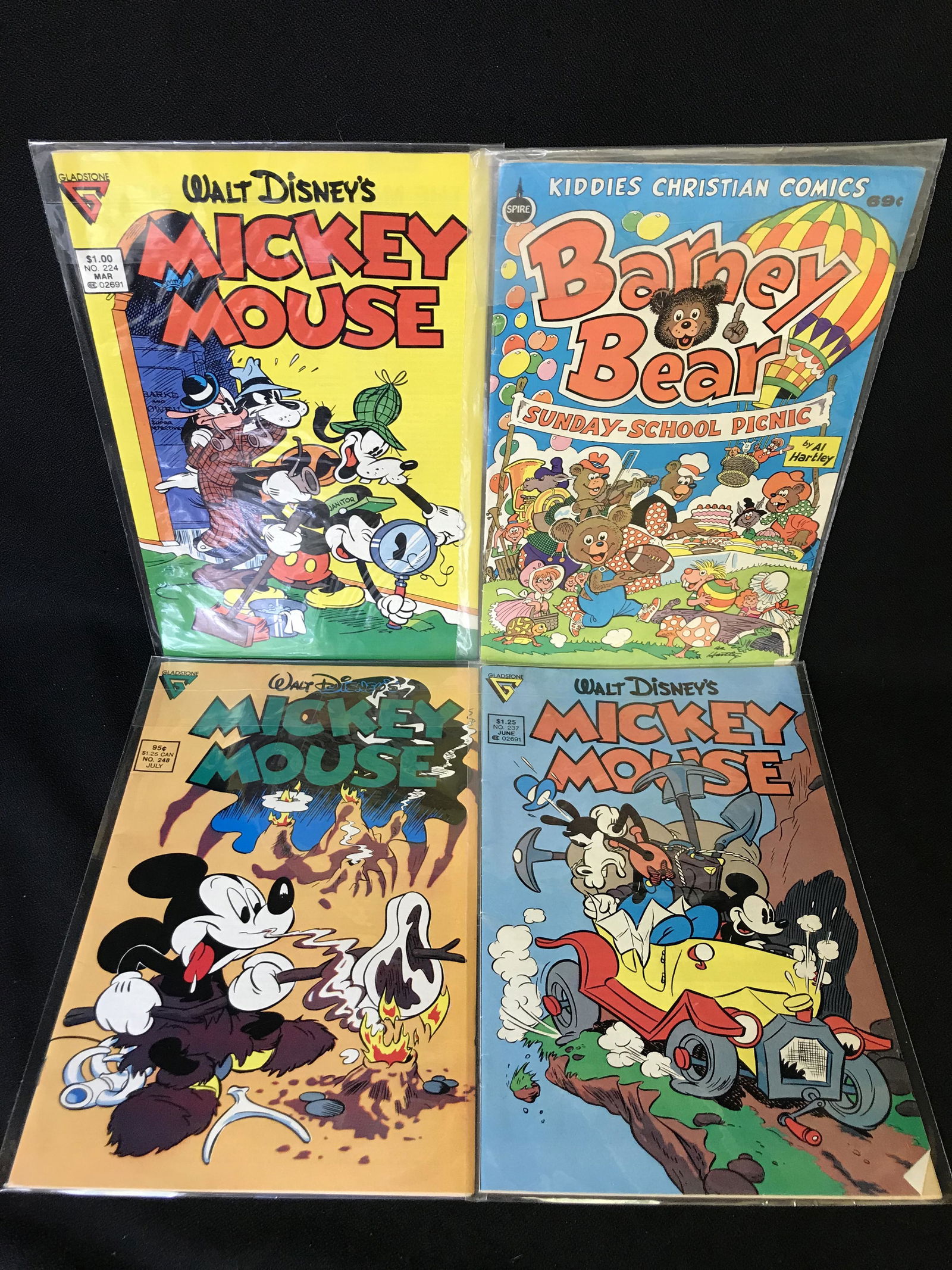 MICKEY MOUSE COMIC BOOK LOT (1 of 1)