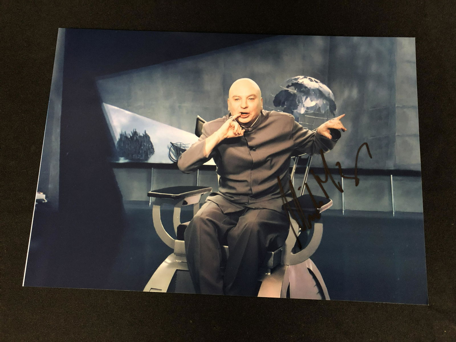 MIKE MYERS SIGNED AUSTIN POWERS 8 X 10 (RA COA) (1 of 2)