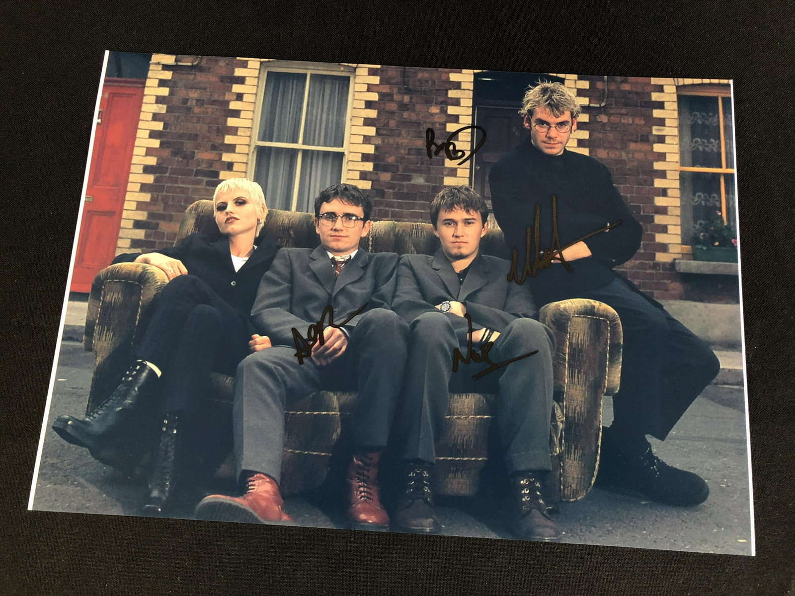 CRANBERRIES BAND SIGNED 8 X 10 (RA COA): CRANBERRIES BAND SIGNED 8 X 10 (RA COA)