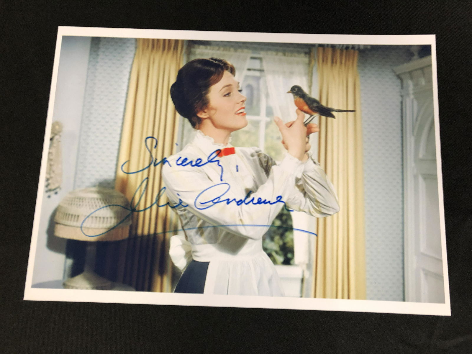 JULIE ANDREWS SIGNED MARY POPPINS 8 X 10 (RA COA) (1 of 2)
