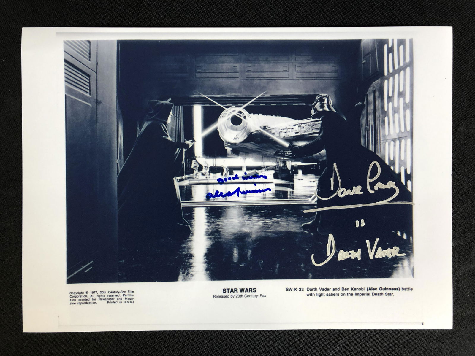 ALEX GUINESS AND DAVID PROWSE SIGNED STAR WARS 8 X 10 (RA COA) (1 of 2)