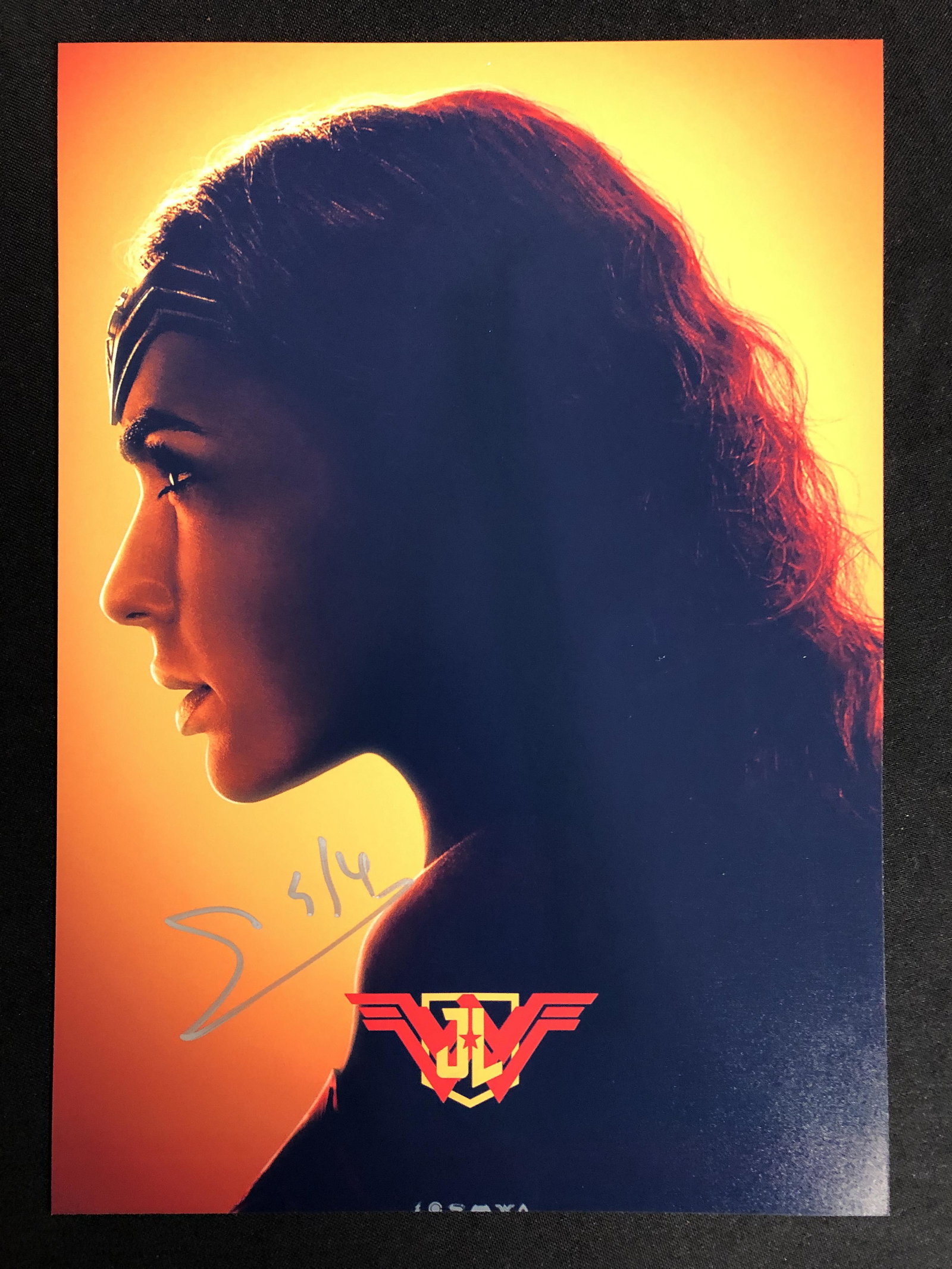 GAL GADOT SIGNED WONER WOMAN 8 X 10 (RA COA): GAL GADOT SIGNED WONER WOMAN 8 X 10 (RA COA)