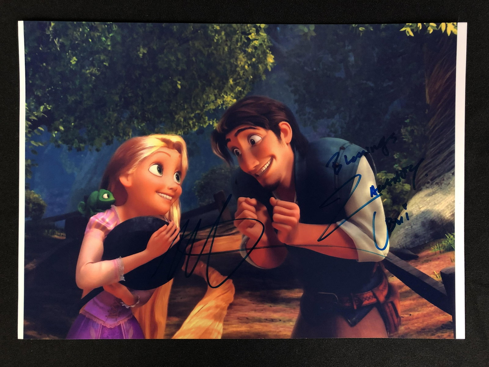 MANDY MOORE AND ZACHARY LEVI SIGNED TANGLED 8 X 10 (RA COA): MANDY MOORE AND ZACHARY LEVI SIGNED TANGLED 8 X 10 (RA COA)