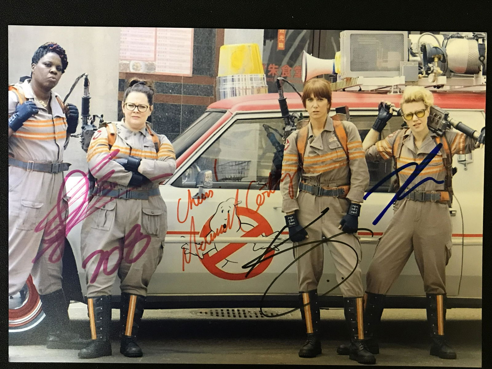 MELISSA McCARTHY, KRISTEN WIIG, KATE McKINNON AND LESLIE JONES SIGNED 8X10 PHOTO (RA COA) (1 of 2)