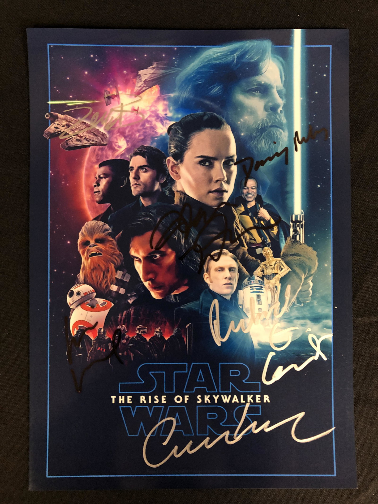 STAR WARS THE RISE OF SKYWALKER CAST SIGNED 8 X 10 (RA COA): STAR WARS THE RISE OF SKYWALKER CAST SIGNED 8 X 10 (RA COA)