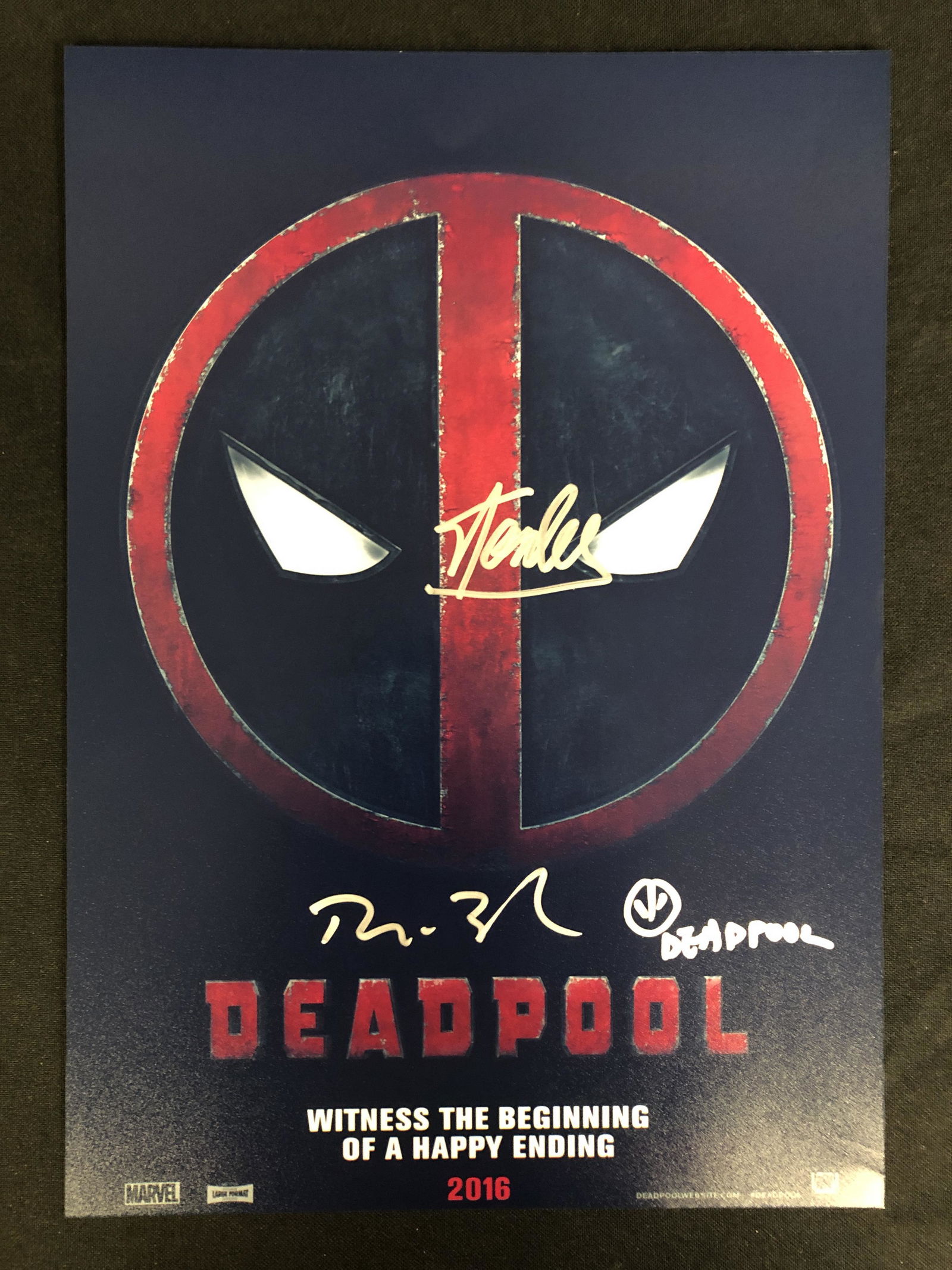 RYAN REYNOLDS AND STAN LEE SIGNED DEADPOOL 8 X 10 (RA COA) (1 of 2)