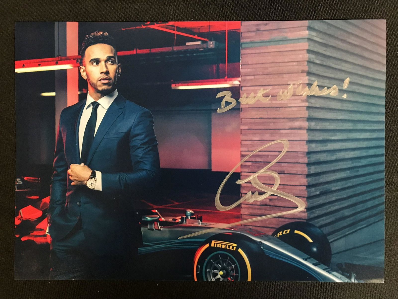 SIR LEWIS HAMILTON SIGNED FI 8 X 10 (RA COA): SIR LEWIS HAMILTON SIGNED FI 8 X 10 (RA COA)