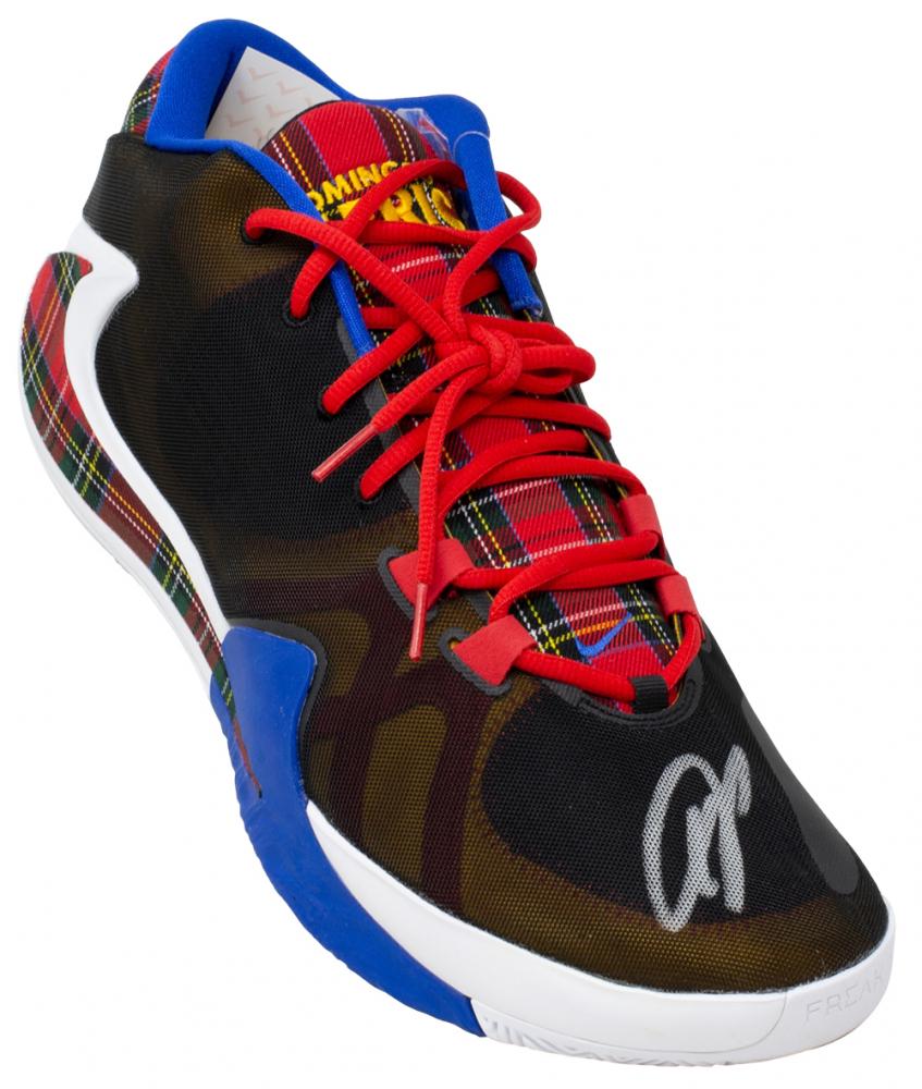 Giannis Antetokounmpo Signed Nike Basketball Shoe (Beckett COA) (1 of 3)