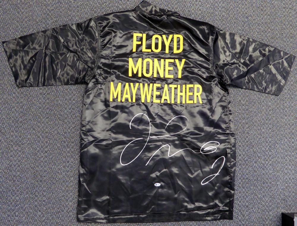 FLOYD MAYWEATHER JR. SIGNED BOXING ROBE (BECKETT COA) (1 of 4)