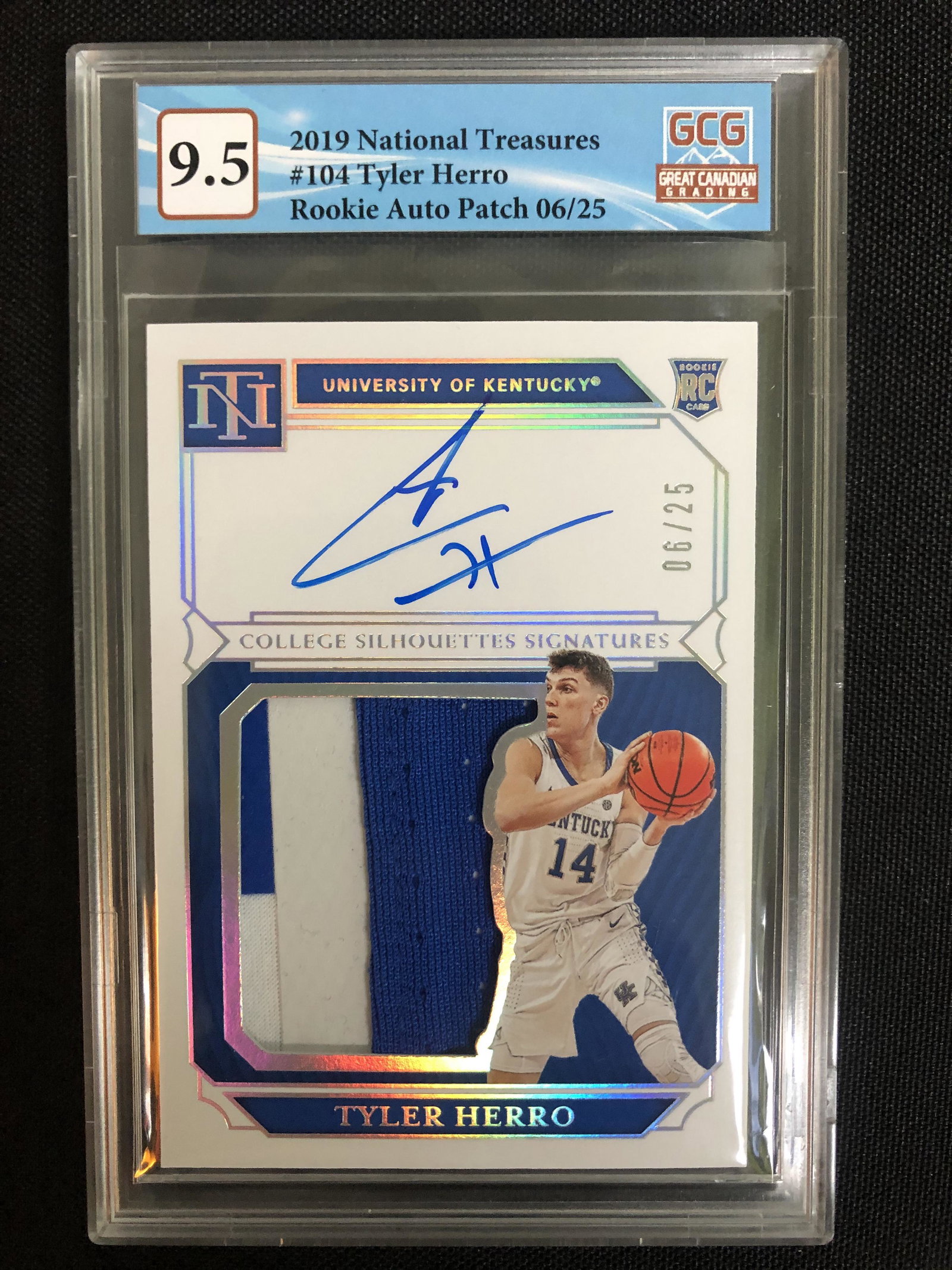 2019 NATIONAL TREASURES NO.104 TYLER HERRO ROOKIE AUTO PATCH 06/25 (GCG 9.5) (1 of 1)