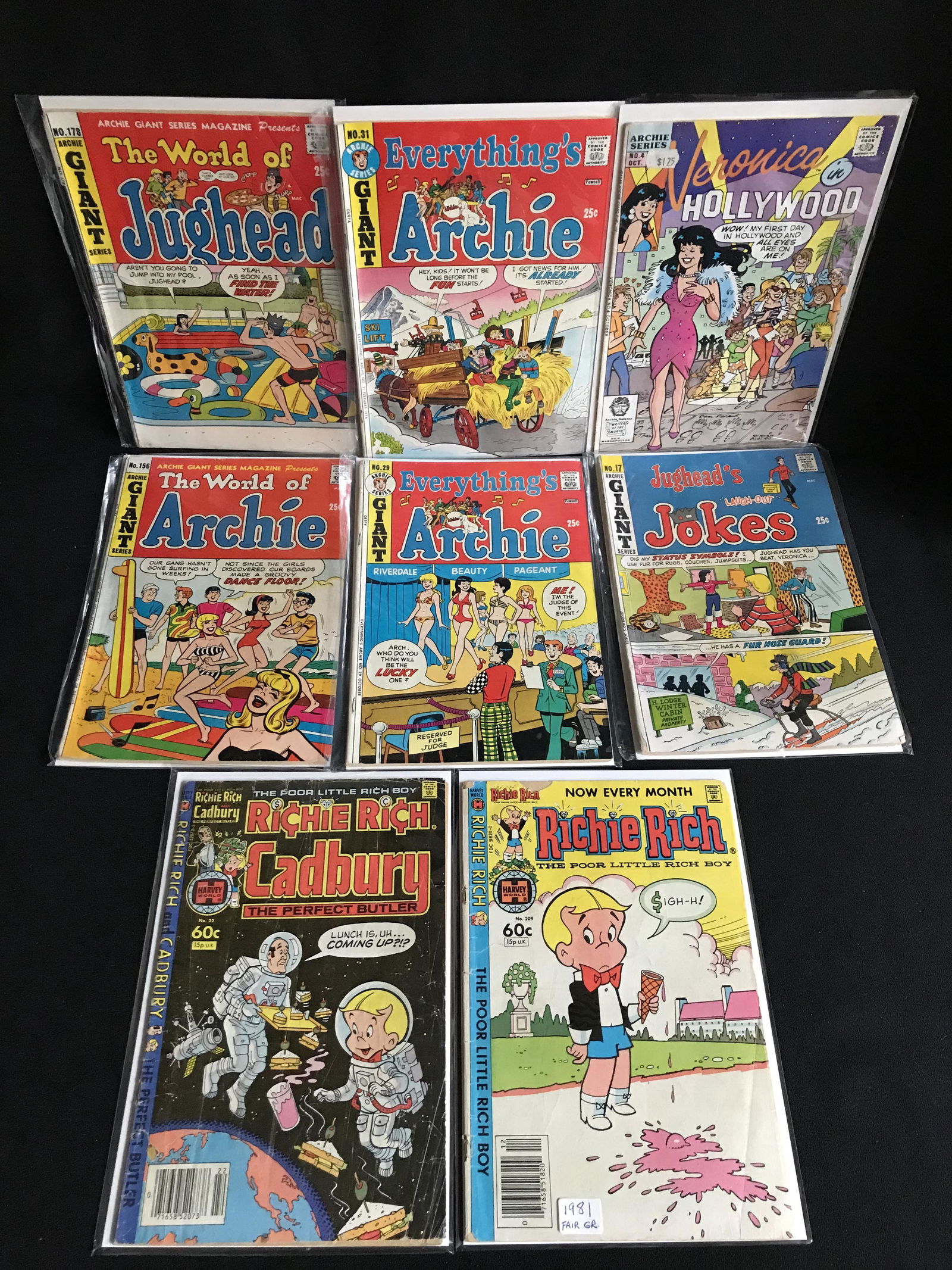 ARCHIE COMICS BOOK LOT (1 of 1)