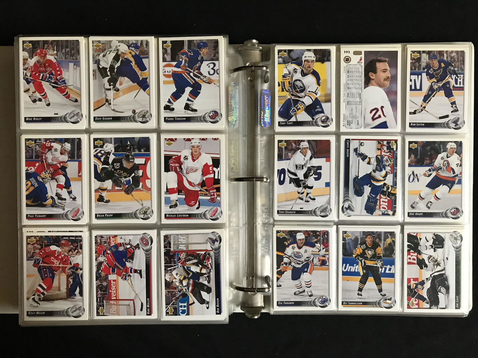 1992-93 UPPER DECK HOCKEY CARD LOT (1 of 2)