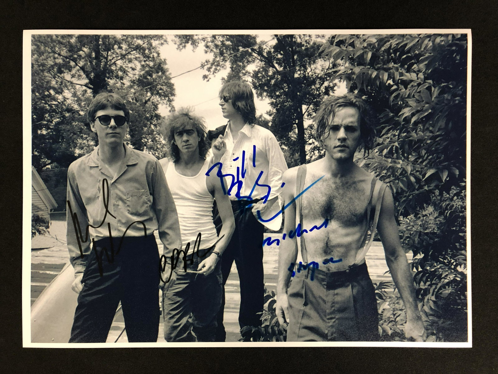 R.E.M BAND SIGNED 8 X 10 (RA COA): R.E.M BAND SIGNED 8 X 10 (RA COA)