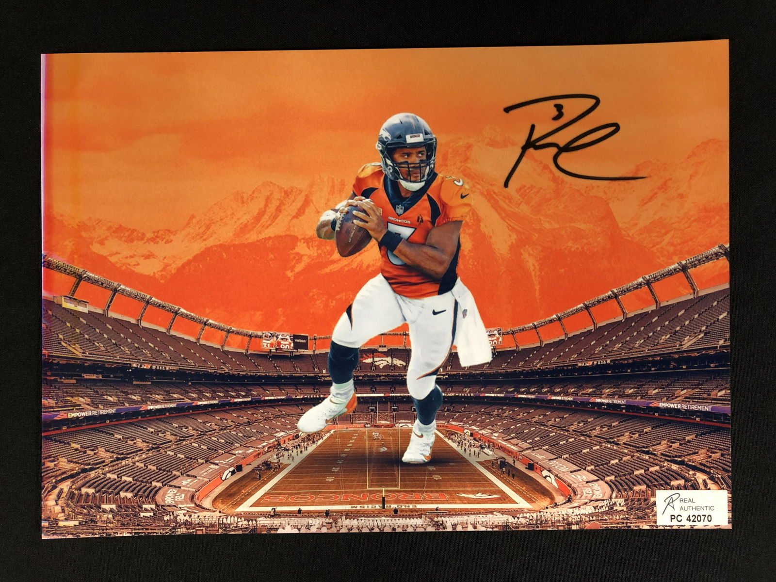 RUSSELL WILSON SIGNED 8X10 PHOTO (RA COA) (1 of 2)