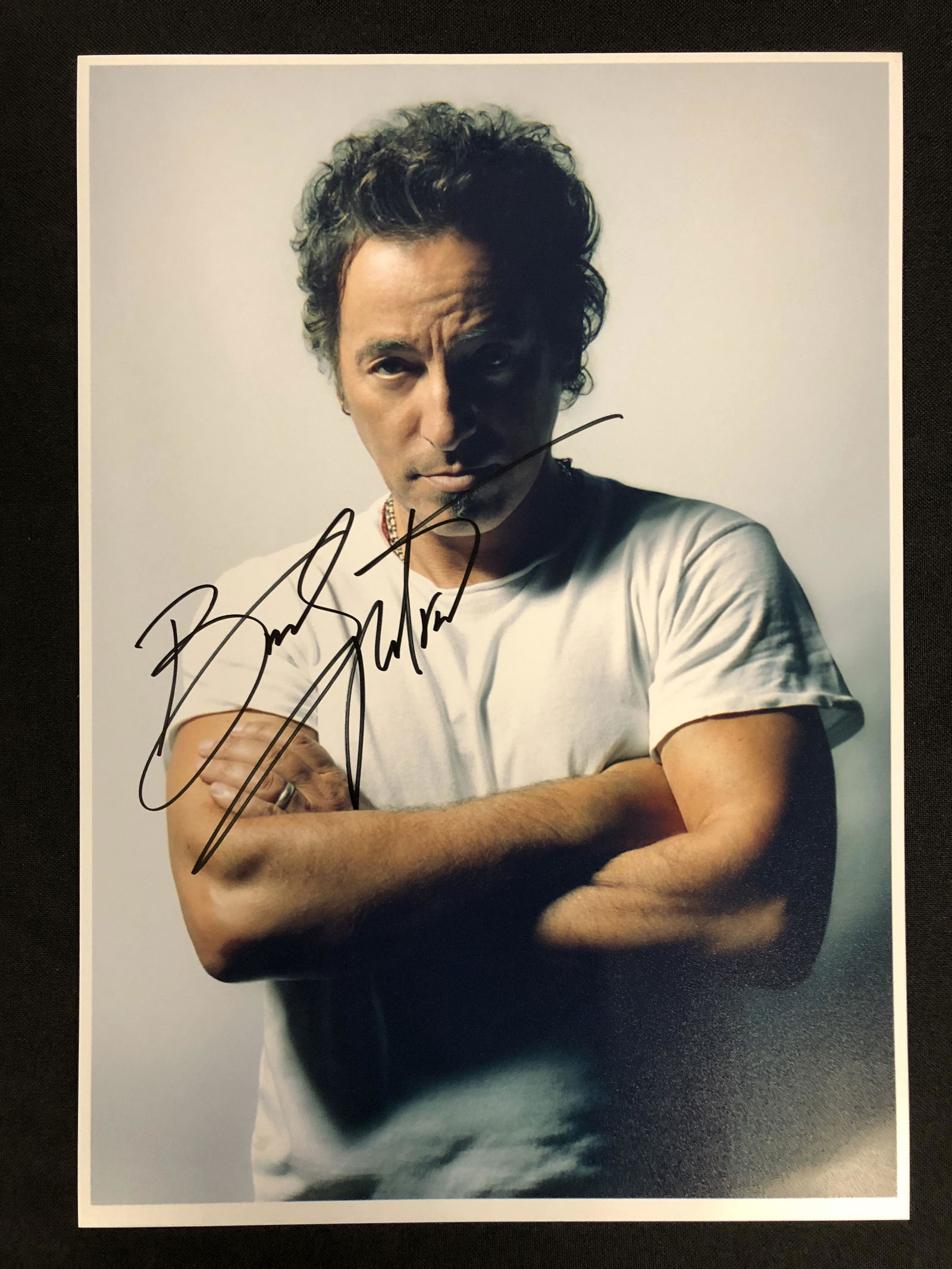 BRUCE SPRINGSTEEN SIGNED 8X10 PHOTO (RA COA) (1 of 2)
