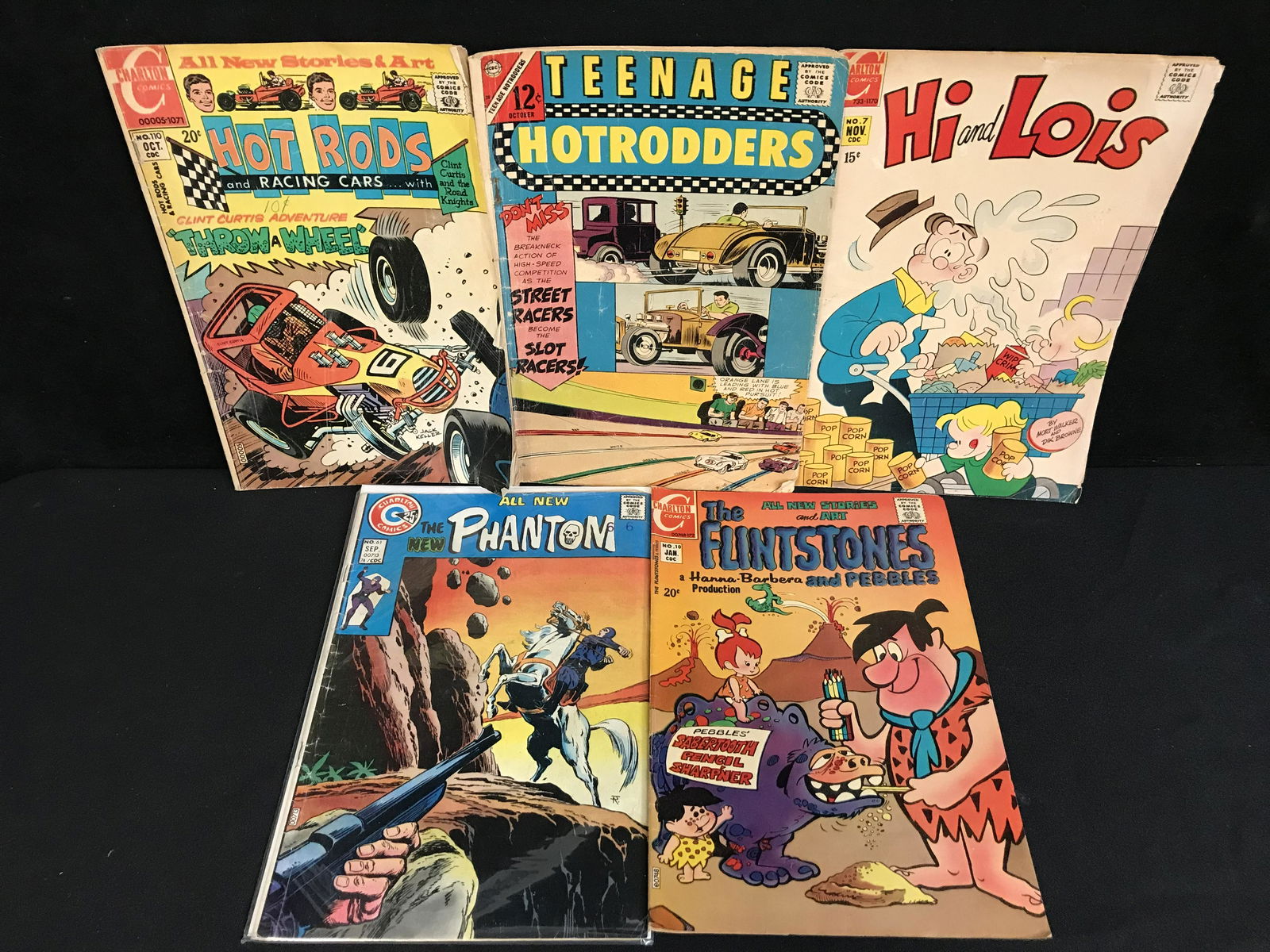 VINTAGE CHARLTON COMICS BOOK LOT (1 of 1)