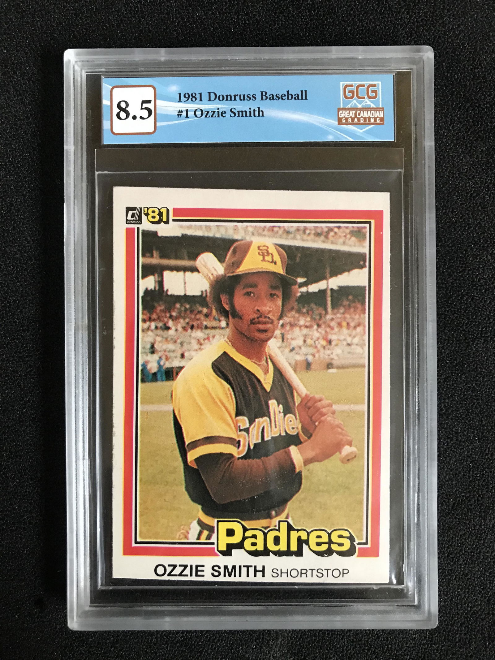 1981 DONRUSS BASEBALL NO.1 OZZIE SMITH (GCG 8.5) (1 of 2)