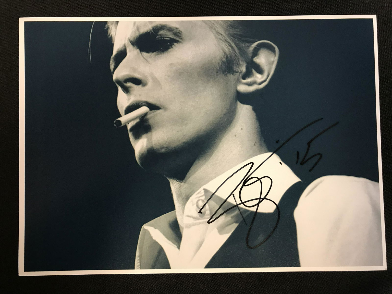 DAVID BOWIE SIGNED 8X10 PHOTO (RA COA) (1 of 2)