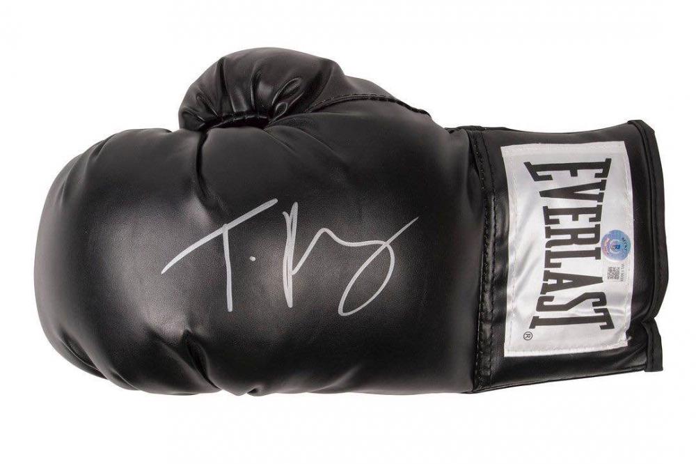 TYSON FURY SIGNED BLACK EVERLAST BOXING GLOVE (BECKETT COA) (1 of 1)