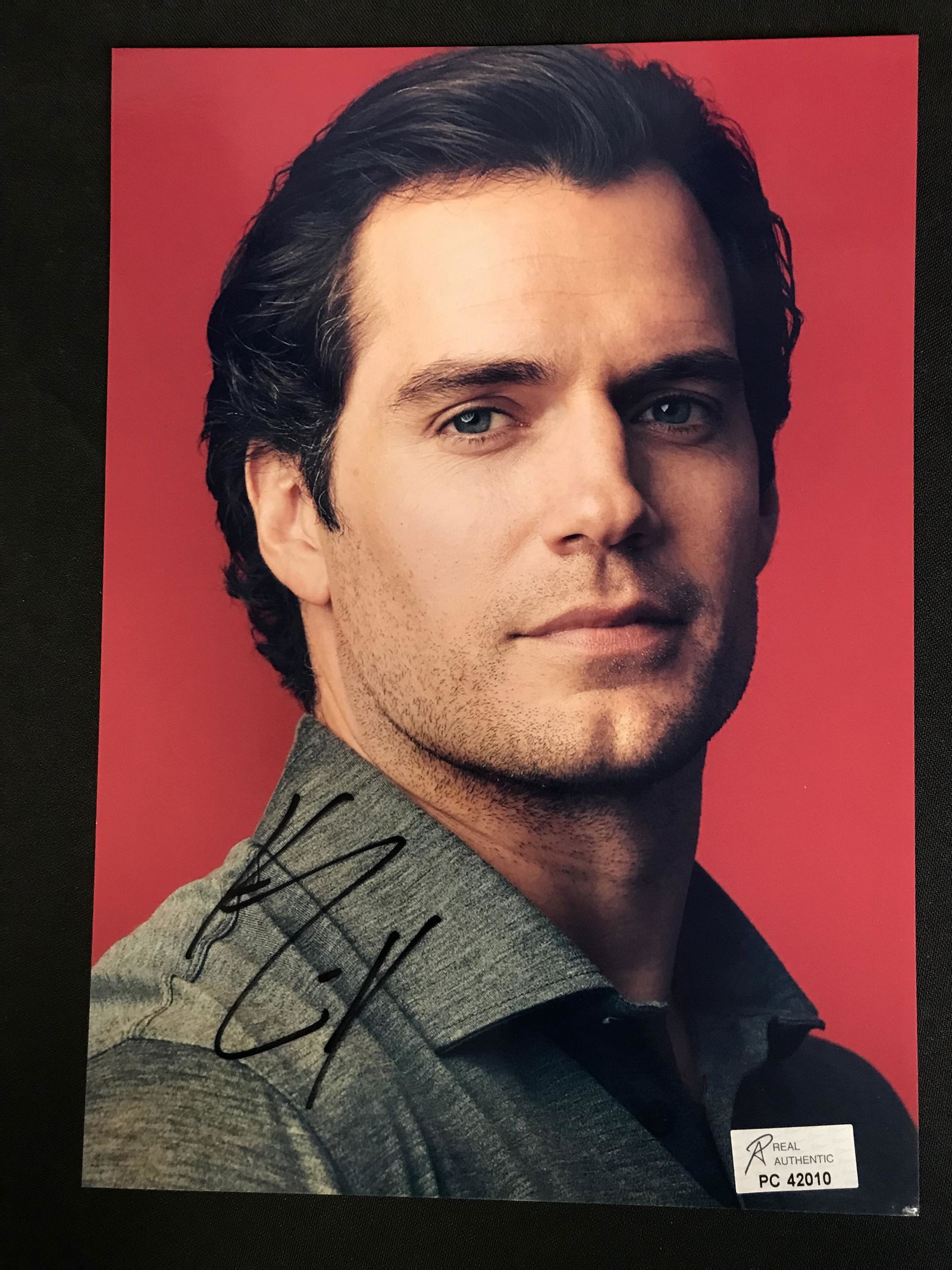 HENRY CAVILL SIGNED 8X10 PHOTO (RA COA) (1 of 2)