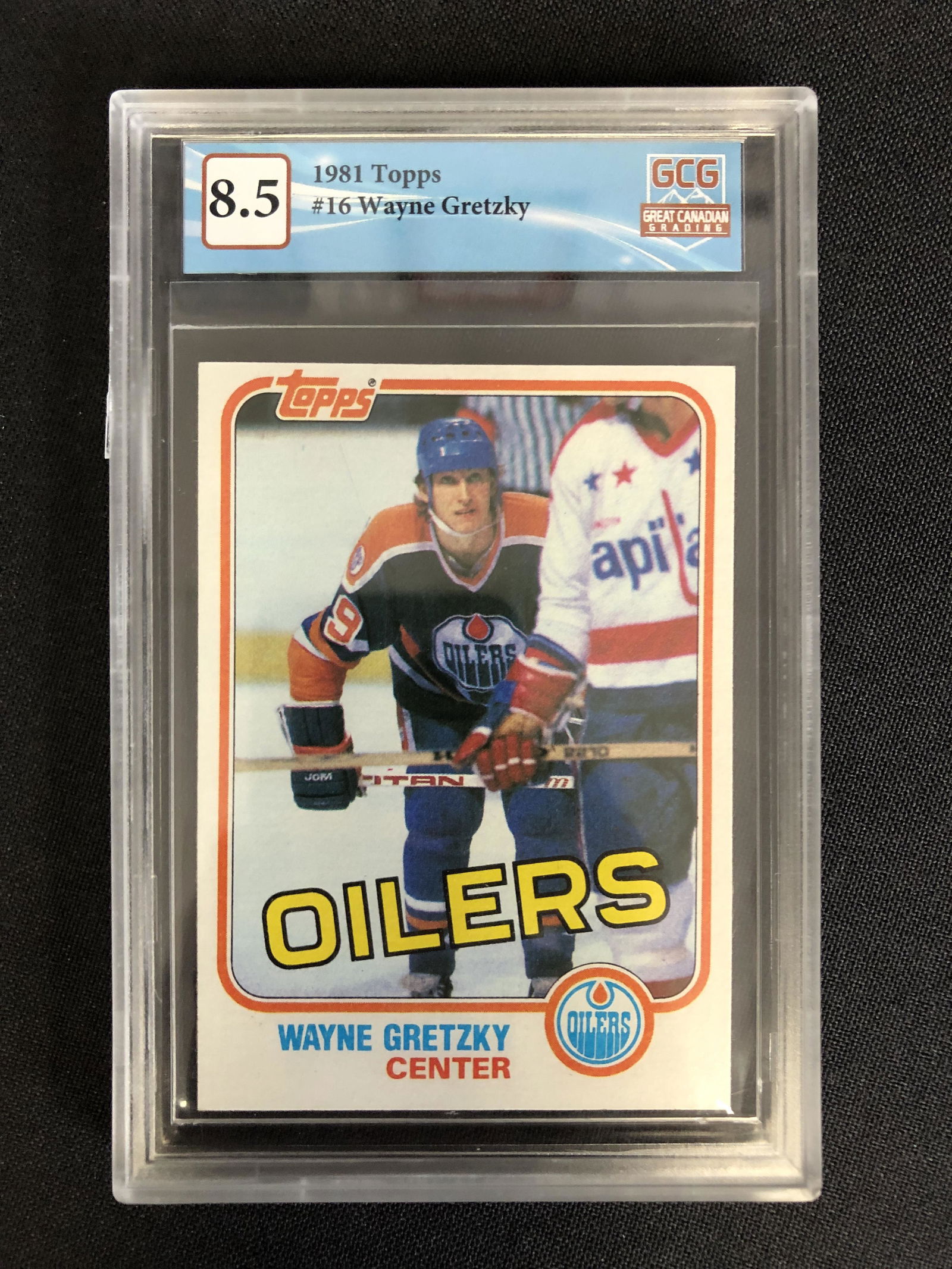 1981 TOPPS NO. 16 WAYNE GRETZKY (GCG 8.5) (1 of 2)