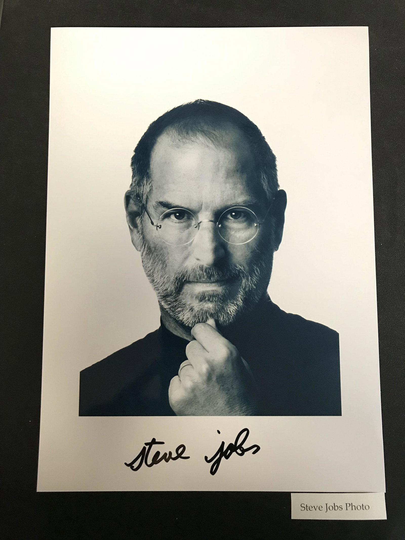 STEVE JOBS SIGNED 8X10 PHOTO (RA COA): STEVE JOBS SIGNED 8X10 PHOTO (RA COA)