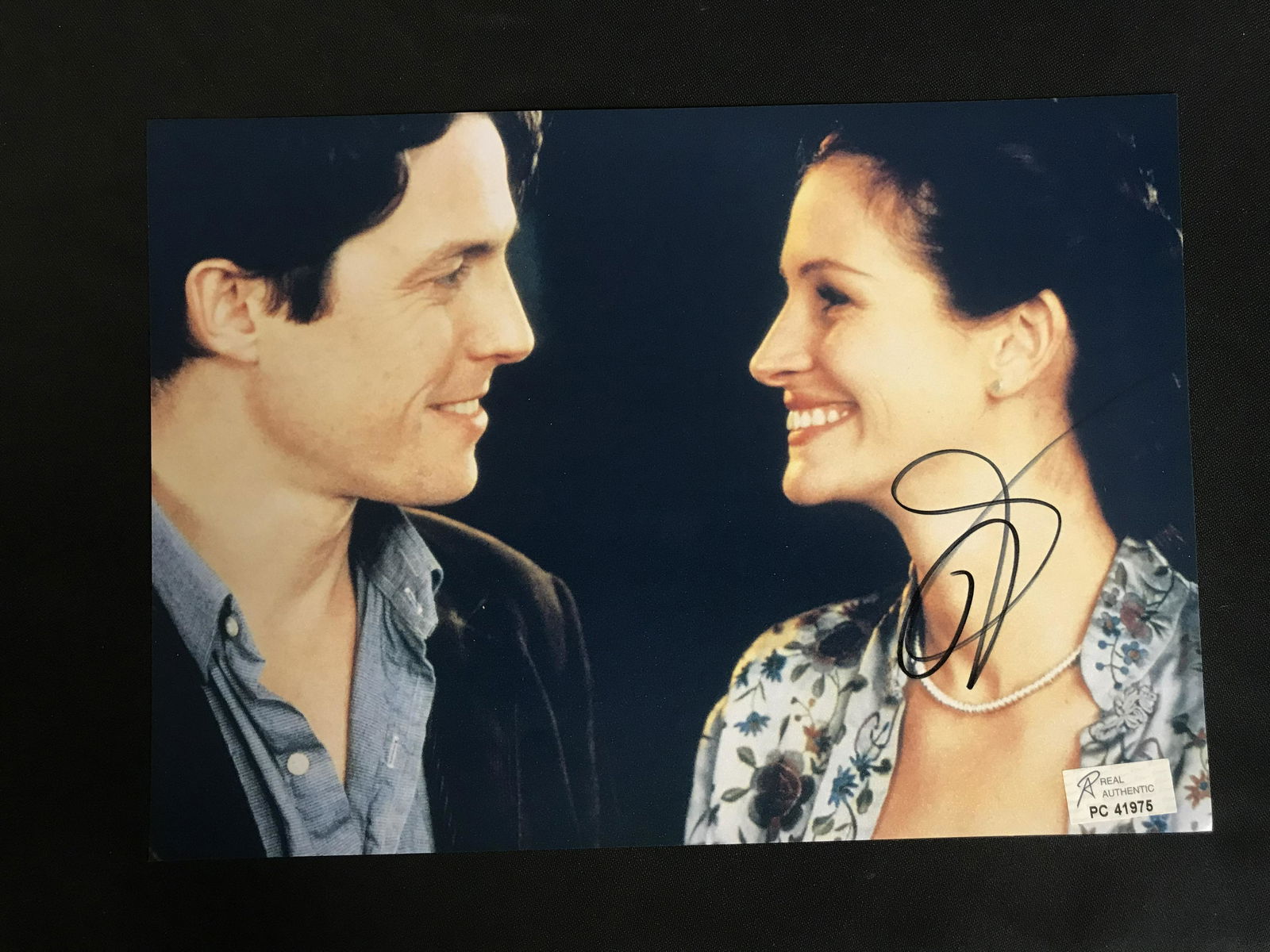 JULIA ROBERTS SIGNED 8X10 PHOTO (RA COA) (1 of 2)