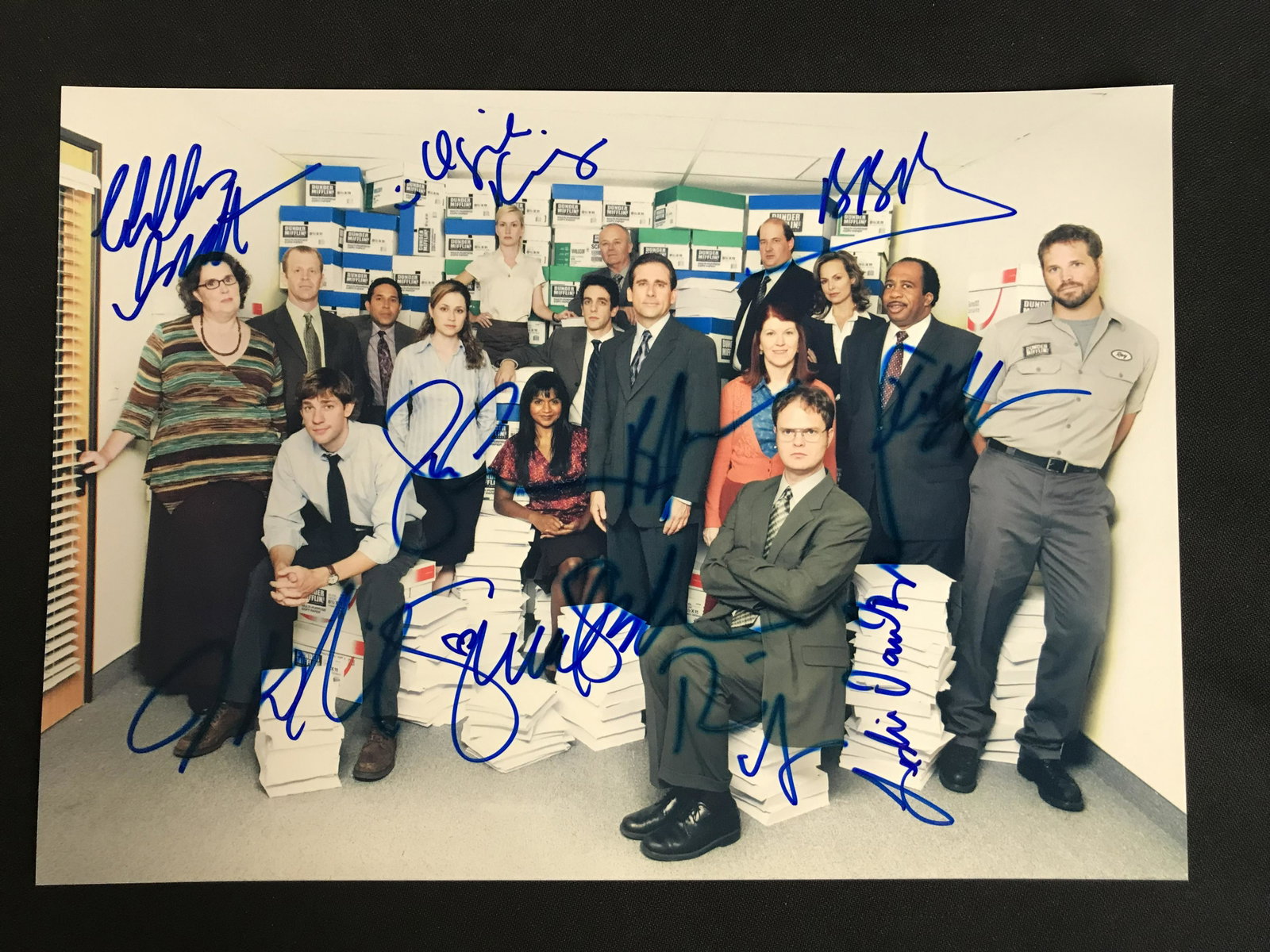 THE OFFICE MULTI-SIGNED 8X10 PHOTO (RA COA): THE OFFICE MULTI-SIGNED 8X10 PHOTO (RA COA)