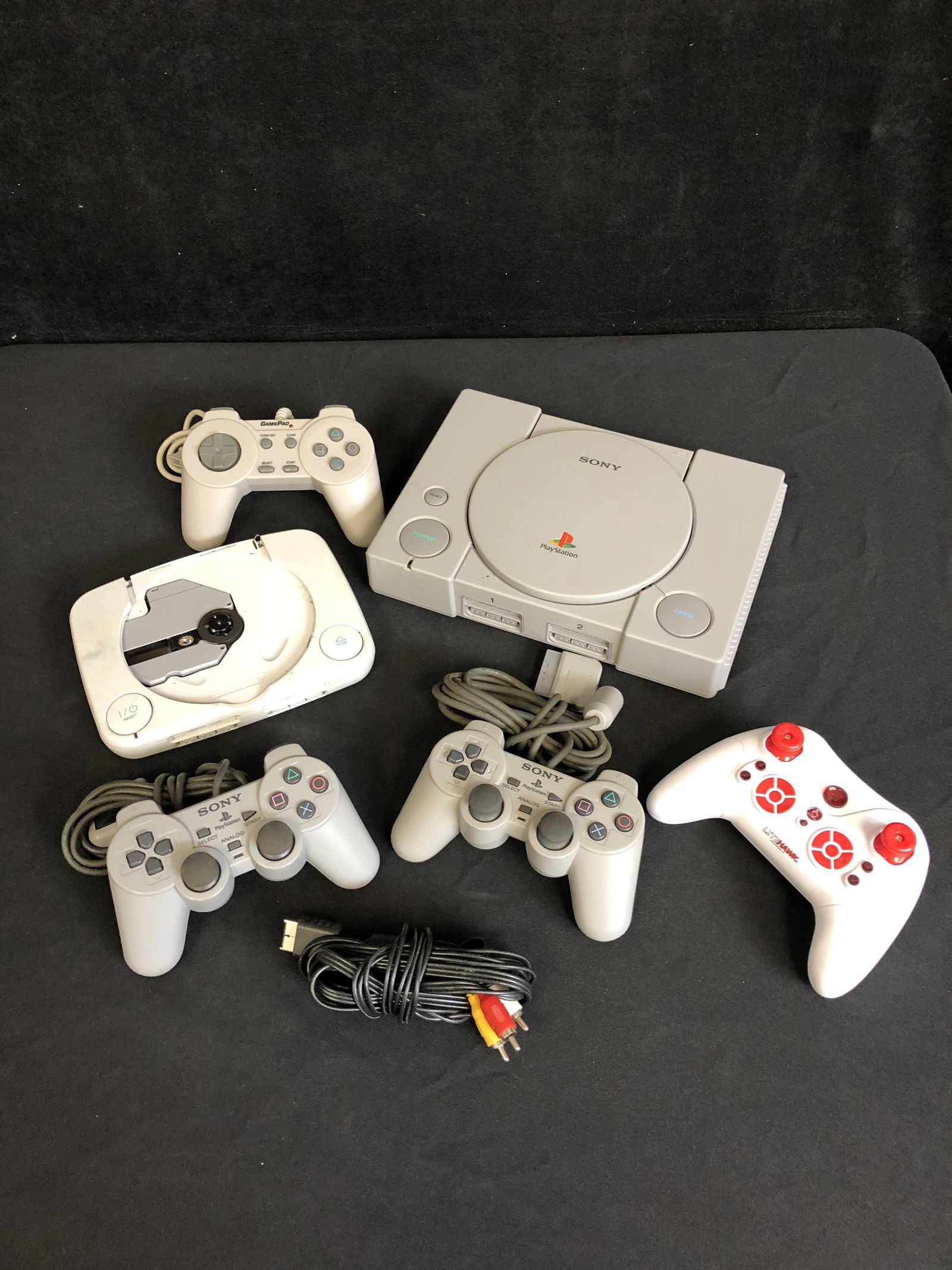 SONY PLAYSTATION AND ACCESSORIES BUNDLE (1 of 1)