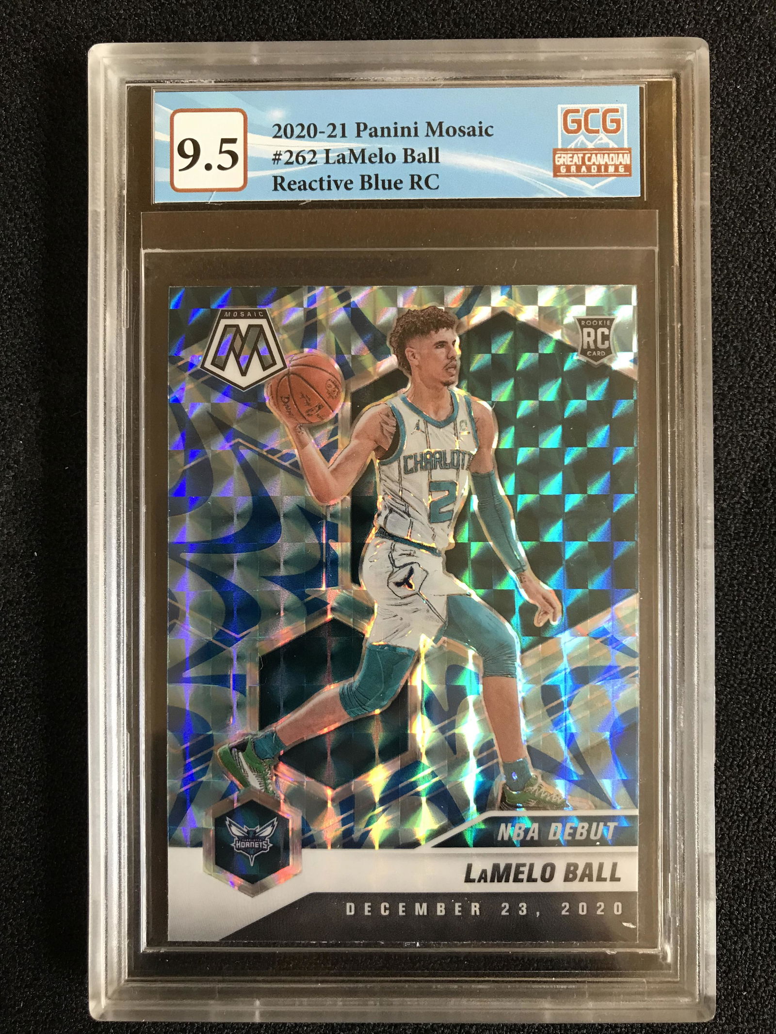 2020-21 PANINI MOSAIC NO.262 LaMELO BALL REACTIVE BLUE RC (GCG 9.5) (1 of 2)