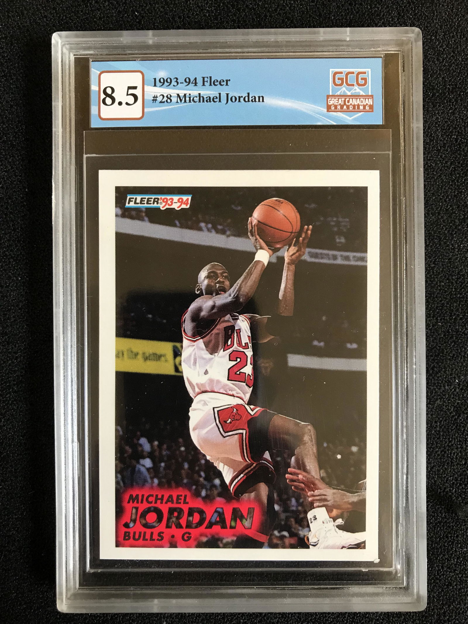 1993-94 FLEER NO.28 MICHAEL JORDAN (GCG 8.5) (1 of 2)