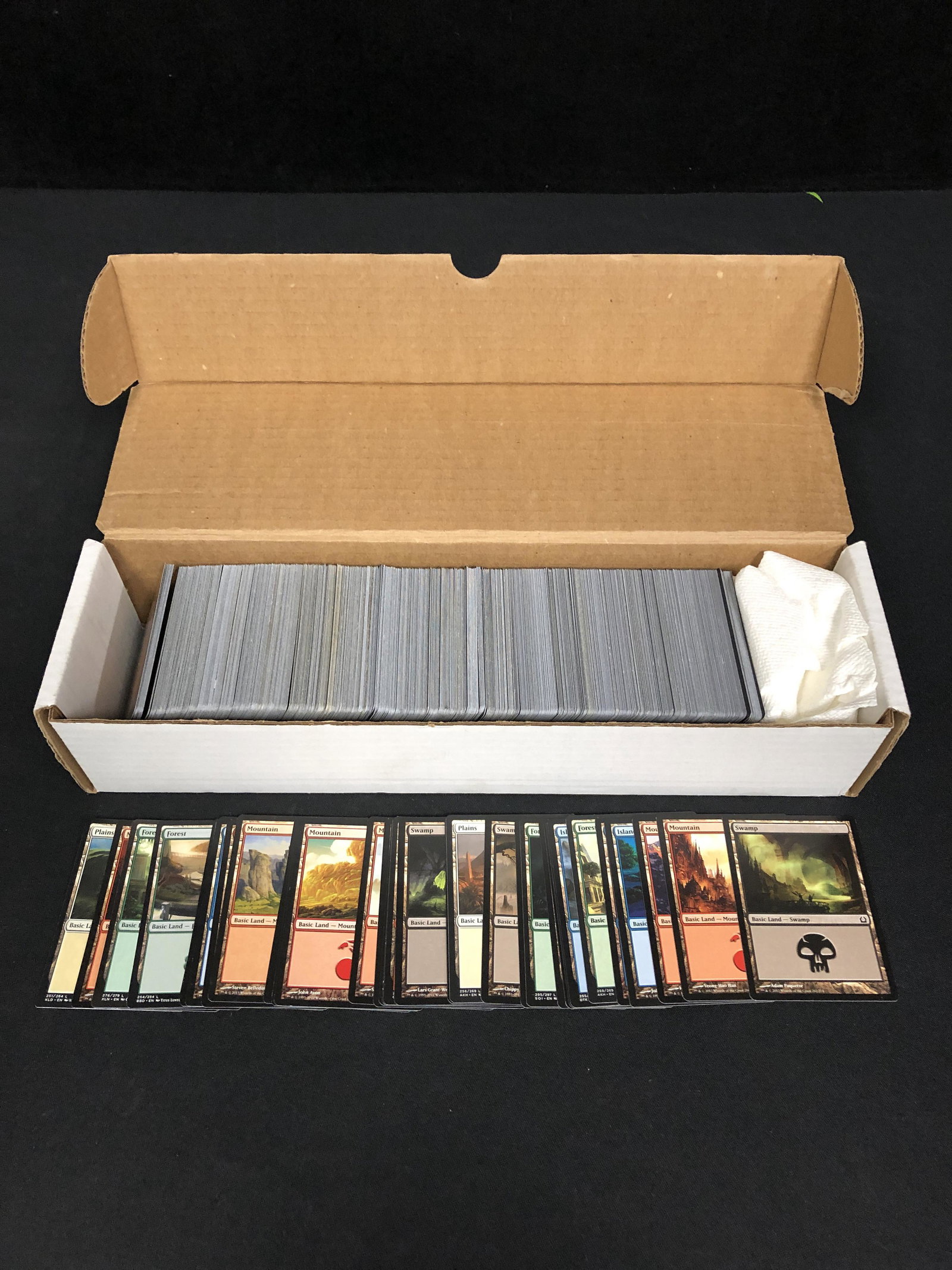 MAGIC THE GATHERING CARD LOT: MAGIC THE GATHERING CARD LOT