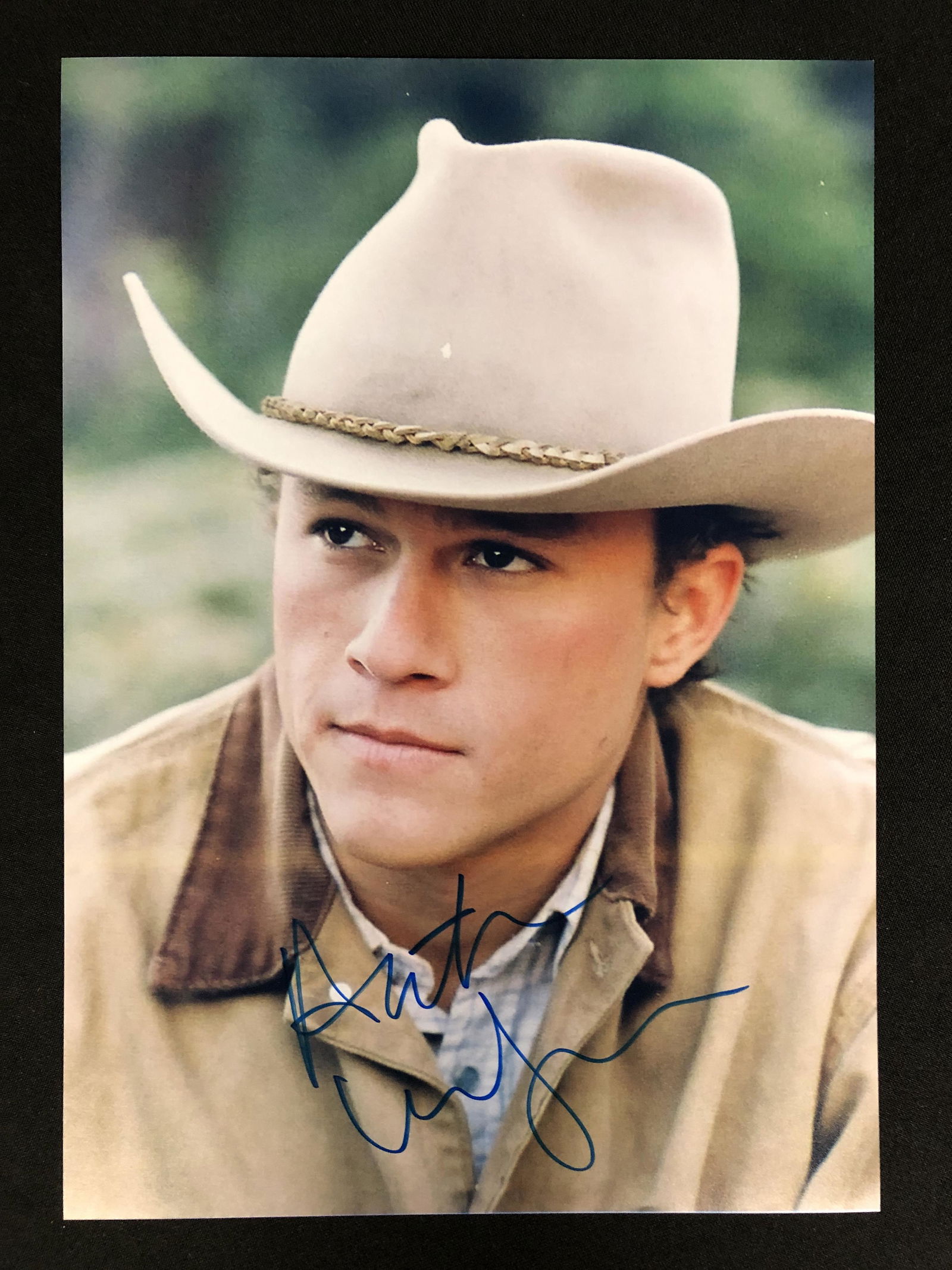 HEATH LEDGER SIGNED 8X10 PHOTO (RA COA) (1 of 2)
