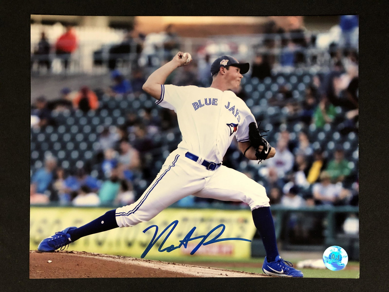 TORONTO BLUE JAYS NATE PEARSON SIGNED 8X10 WITH AJ SPORTS COA: TORONTO BLUE JAYS NATE PEARSON SIGNED 8X10 WITH AJ SPORTS COA