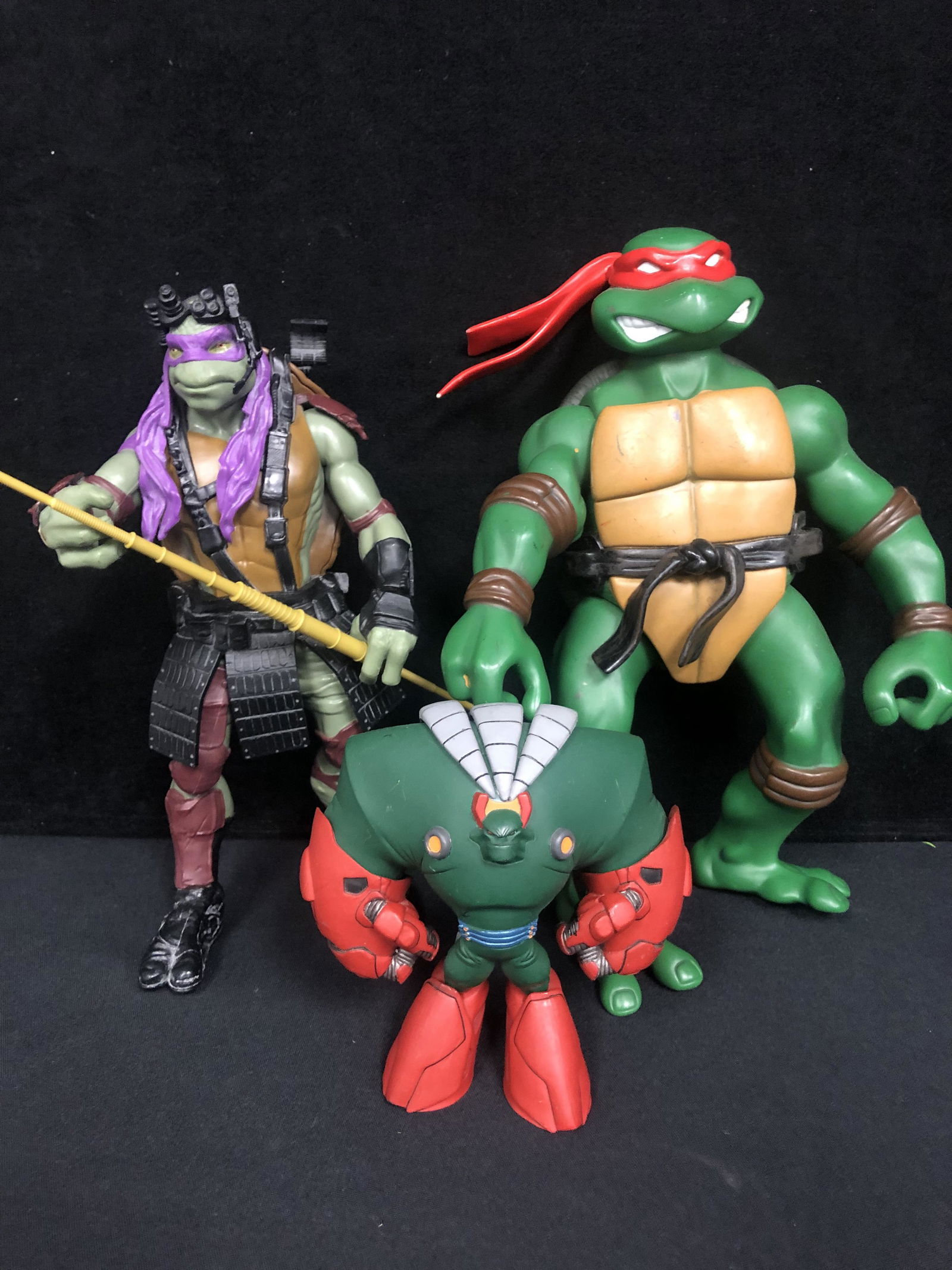TEENAGE MUTANT NINJA TURTLES ACTION FIGURE LOT (1 of 1)