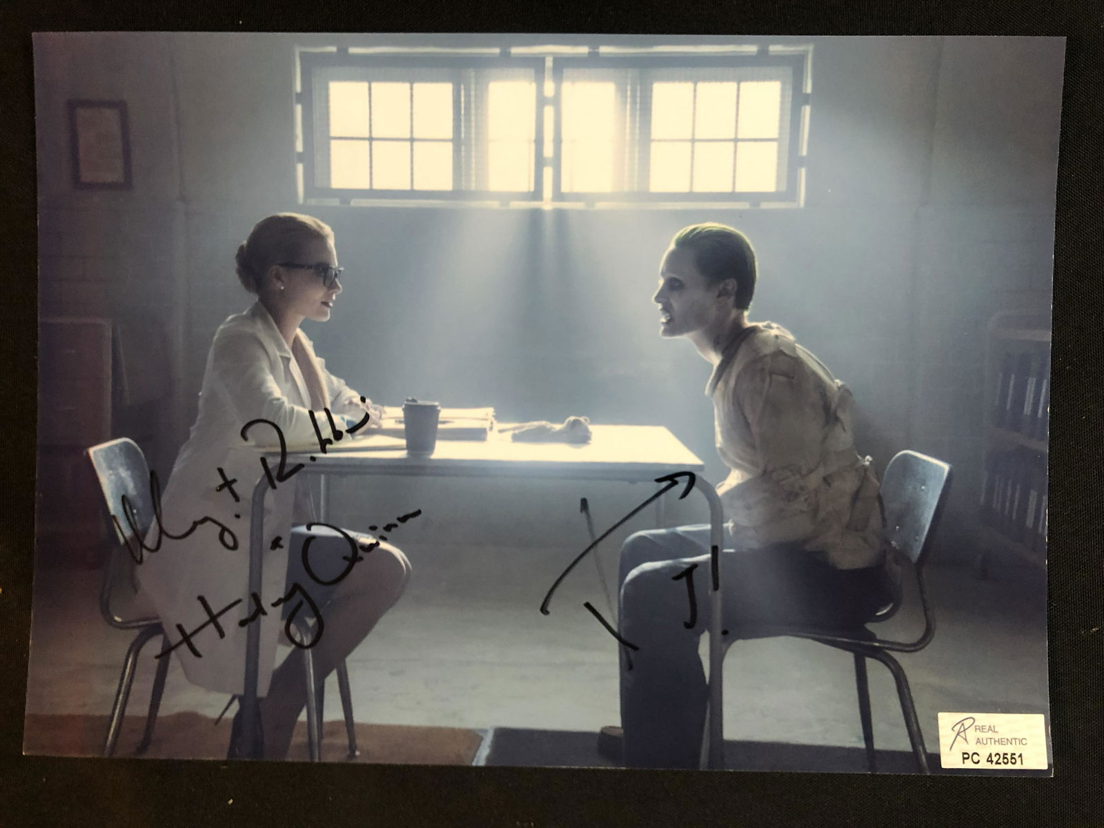 MARGOT ROBBIE & JIM CARREY SIGNED 8X10 PHOTO (RA COA) (1 of 2)