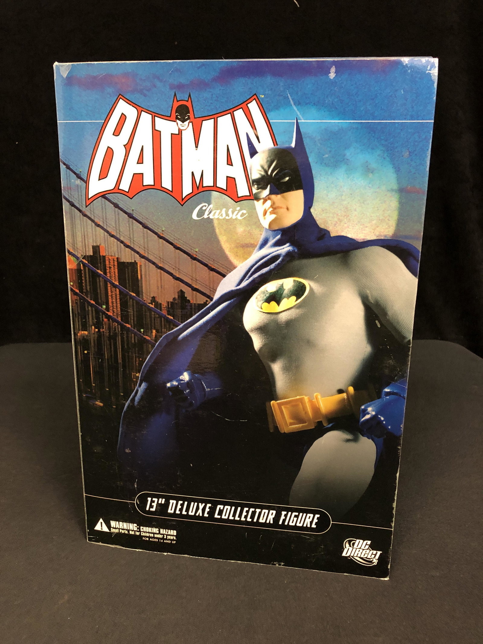 BATMAN CLASSIC 13" DELUXE COLLECTOR FIGURINE: BATMAN CLASSIC 13" DELUXE COLLECTOR FIGURINE