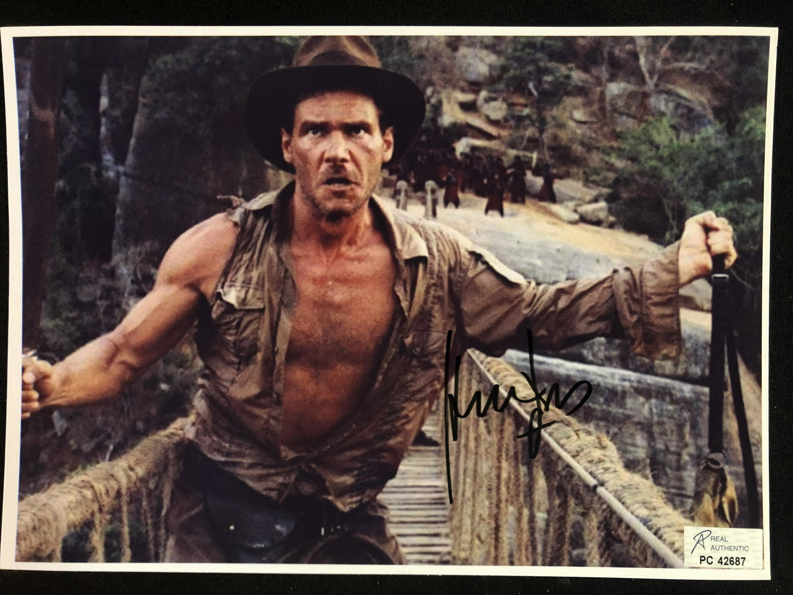 HARRISON FORD SIGNED 8X10 PHOTO (RA COA): HARRISON FORD SIGNED 8X10 PHOTO (RA COA)