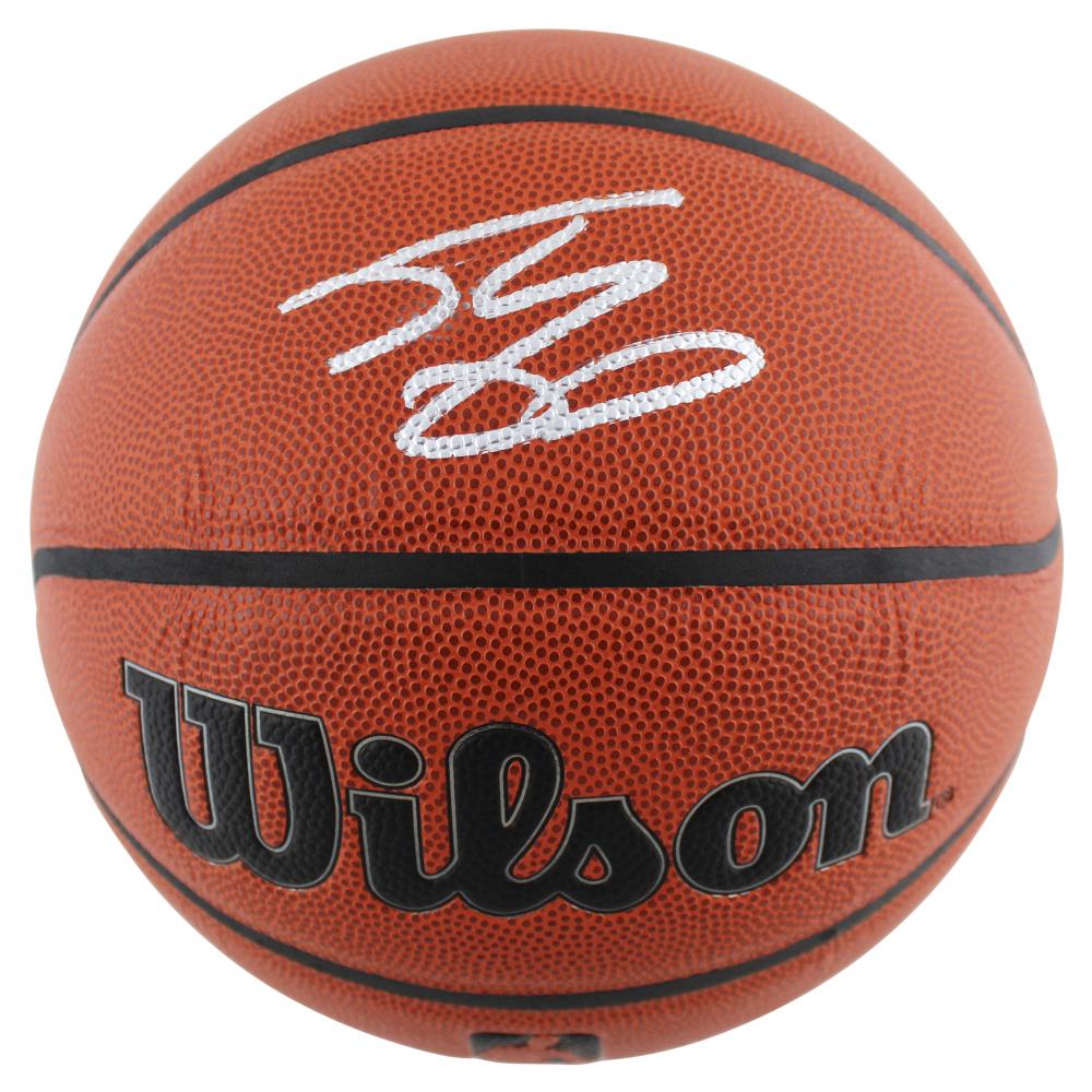 SHAQUILLE O'NEAL SIGNED WILSON BASKETBALL (BECKETT COA) (1 of 2)