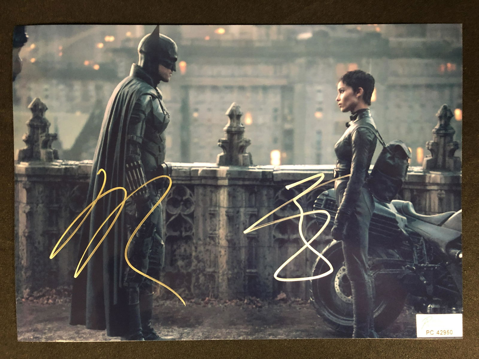 ROBERT PATTINSON AND ZOE KRAVITZ DUAL-SIGNED 8X10 PHOTO (RA COA) (1 of 2)