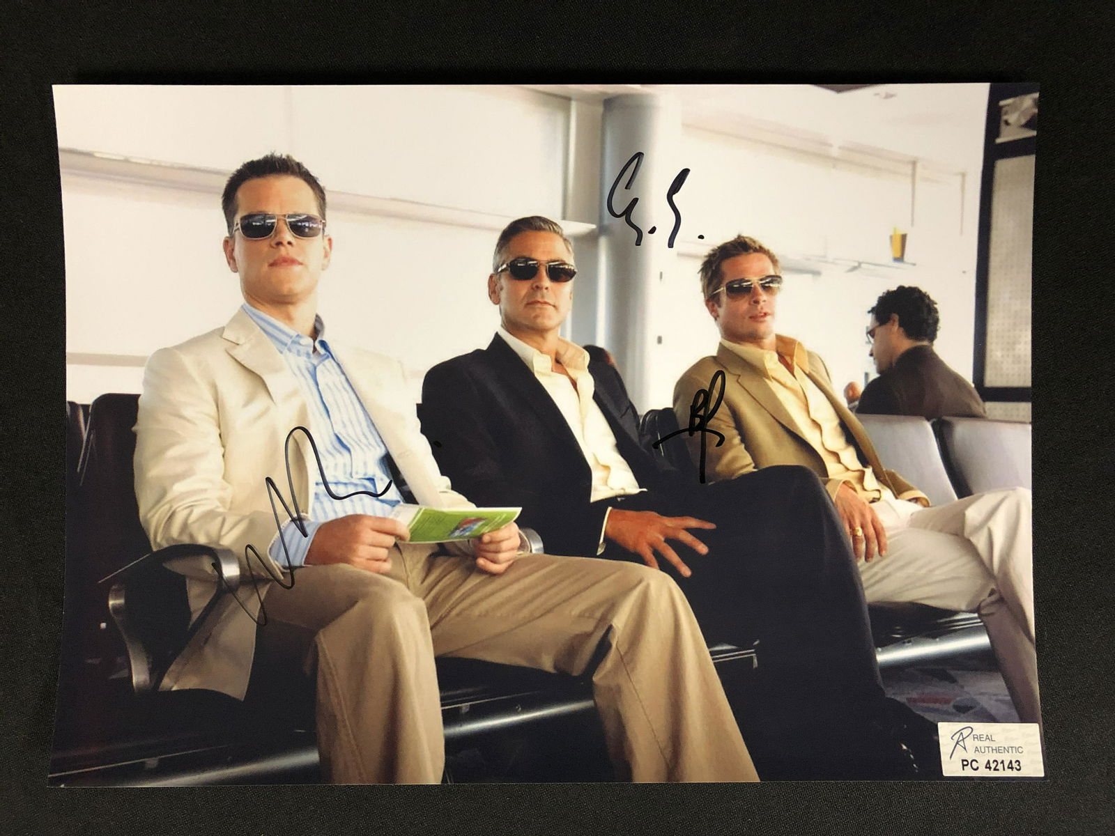 MATT DAMON, GEORGE CLOONEY AND BRAD PITT MULTI-SIGNED 8X10 PHOTO (RA COA) (1 of 2)