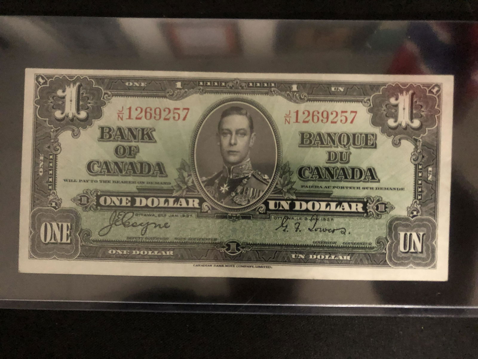 1937 NEAR MINT CONDITION $1.00 CANADIAN  NO FOLDS  COYNE/TOWERS (1 of 2)