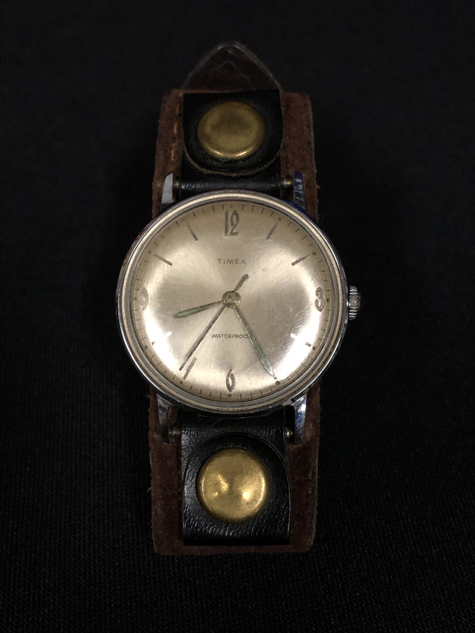 VINTAGE MENS TIMEX WRIST WATCH: VINTAGE MENS TIMEX WRIST WATCH