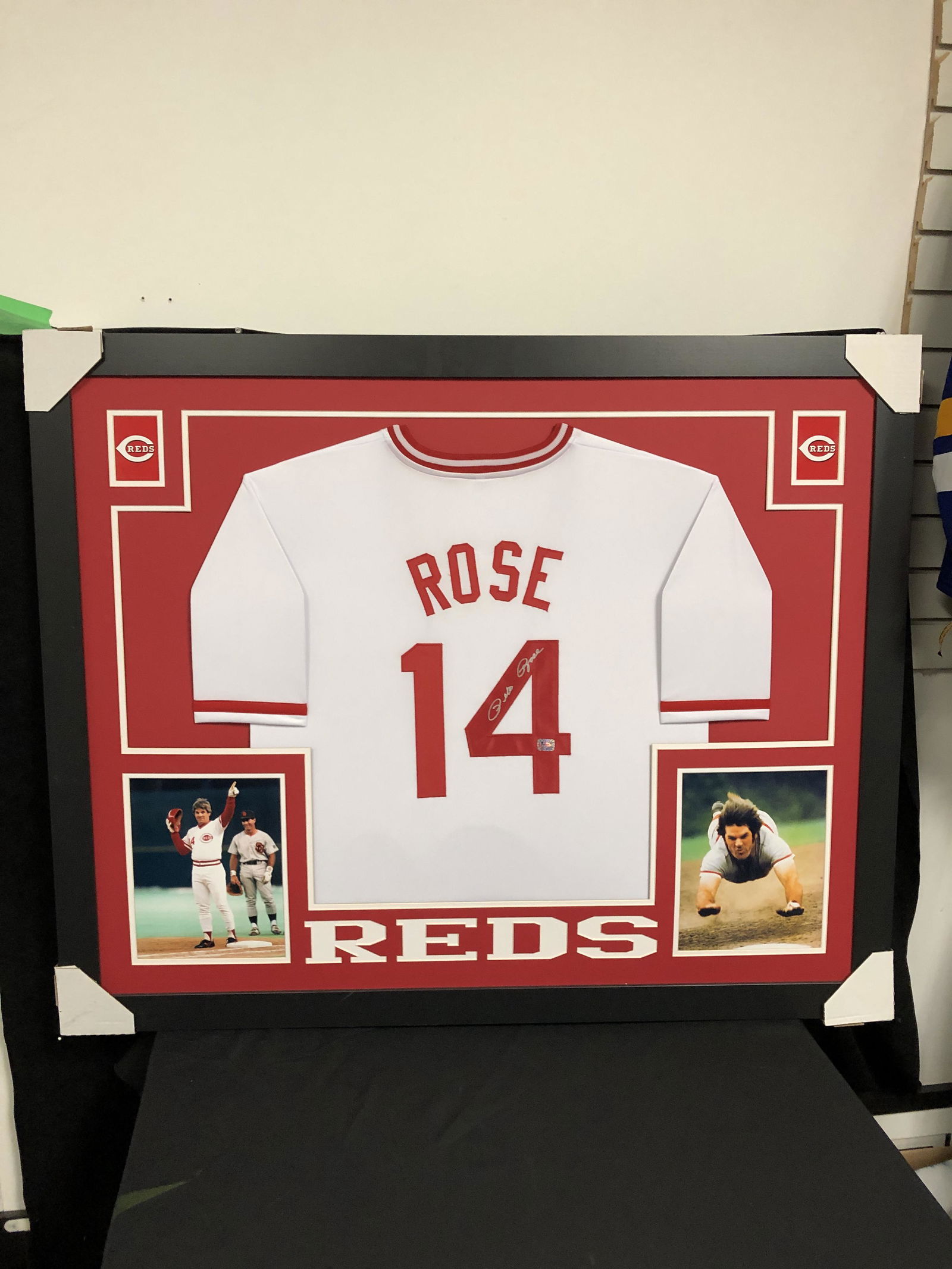 PETE ROSE SIGNED AND CUSTOM FRAMED 35 X 42 BASEBALL JERSEY FITTERMAN COA( NO GLASS) (1 of 2)