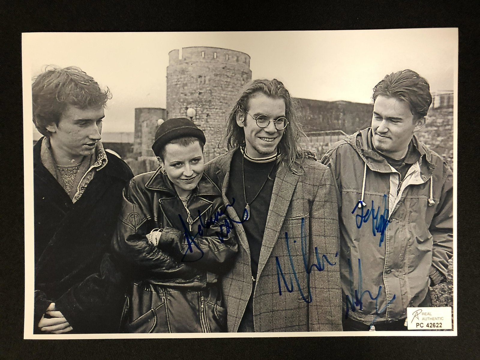 THE CRANBERRIES SIGNED 8X10 PHOTO (RA COA): THE CRANBERRIES SIGNED 8X10 PHOTO (RA COA)