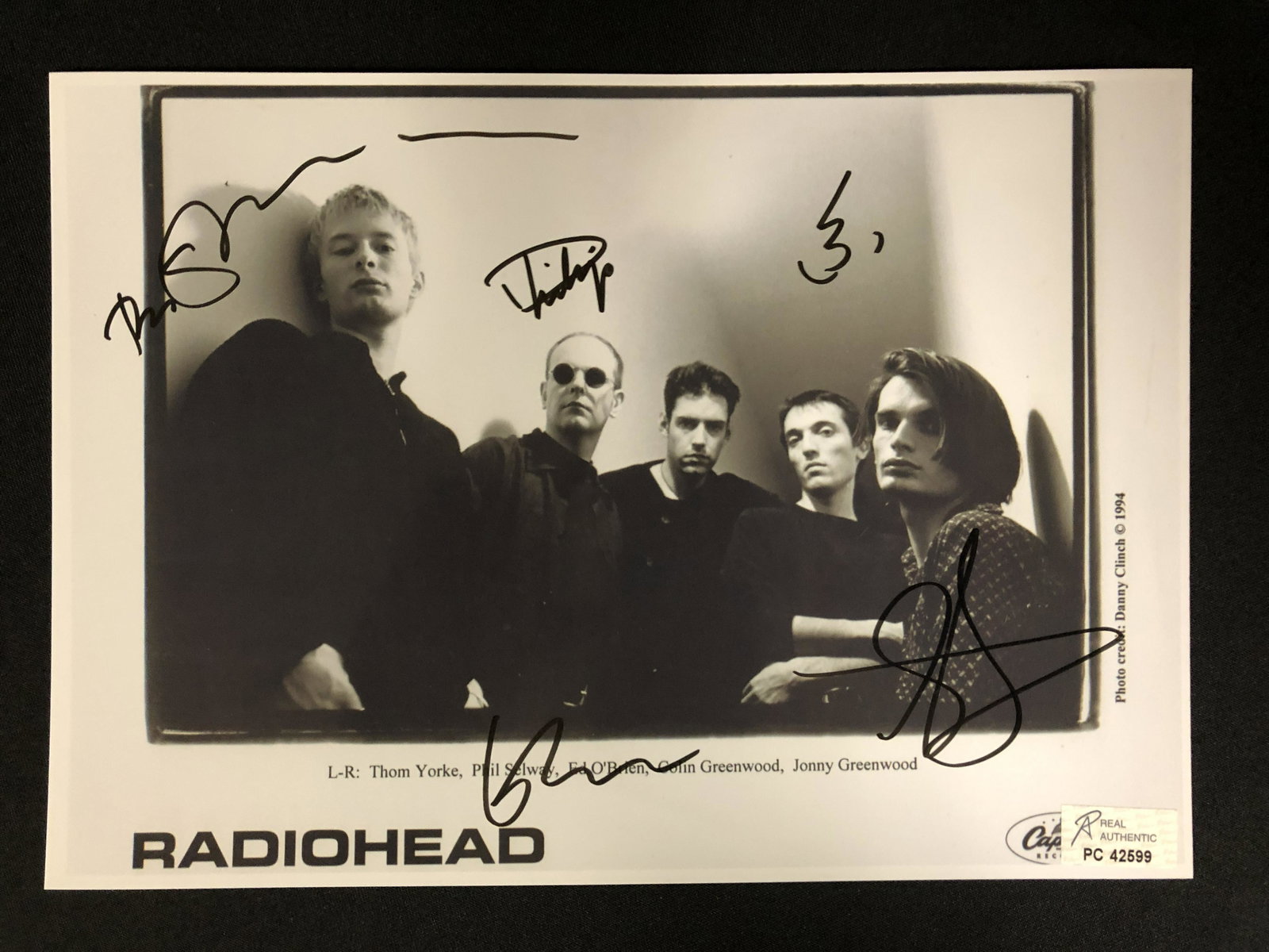 RADIOHEAD BAND SIGNED 8 X 10 (RA COA): RADIOHEAD BAND SIGNED 8 X 10 (RA COA)