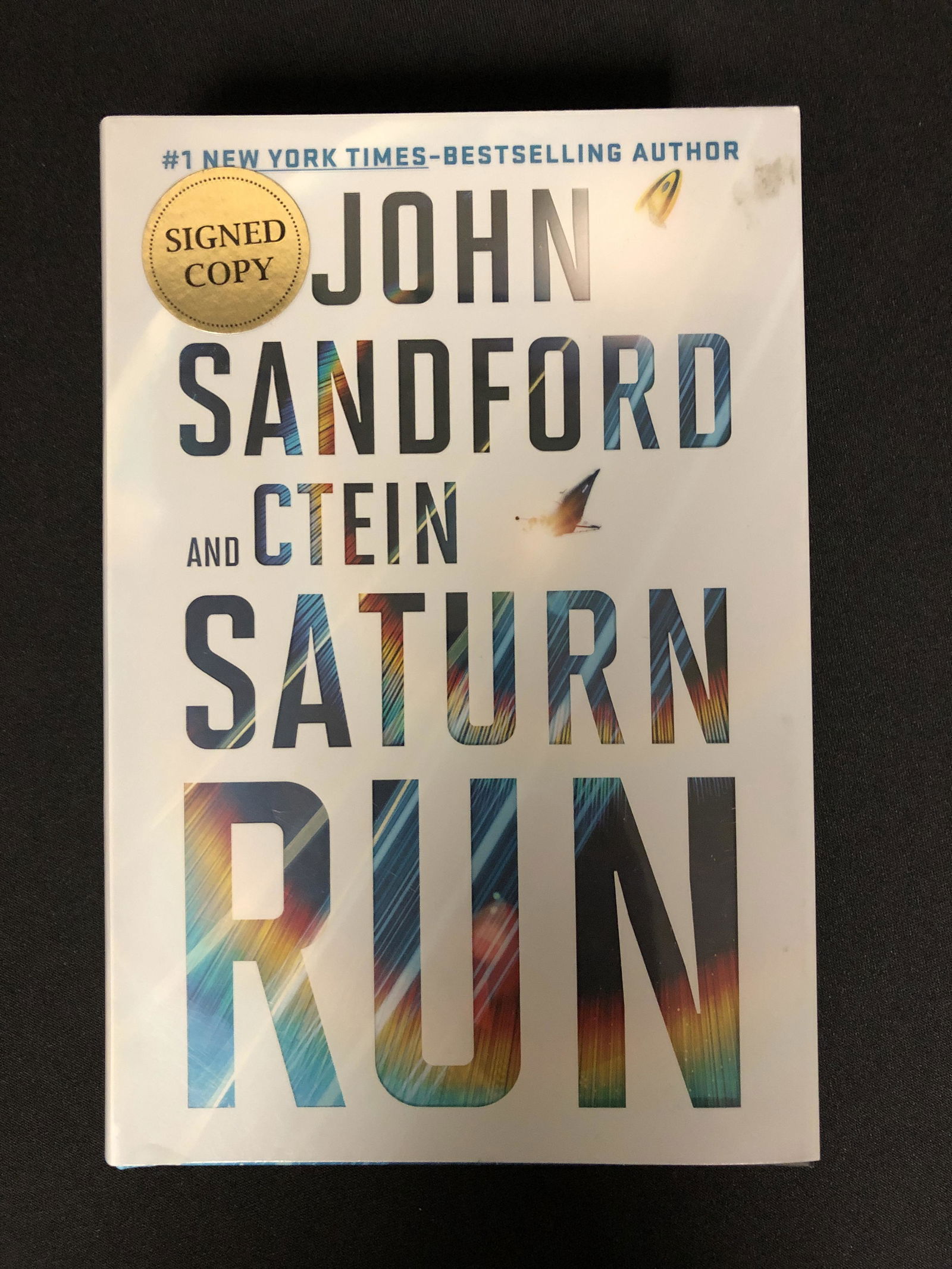 JOHN SANDFORD AND CSTEIN DUAL SIGNED SATURN RUN HARD COVER BOOK (1 of 2)