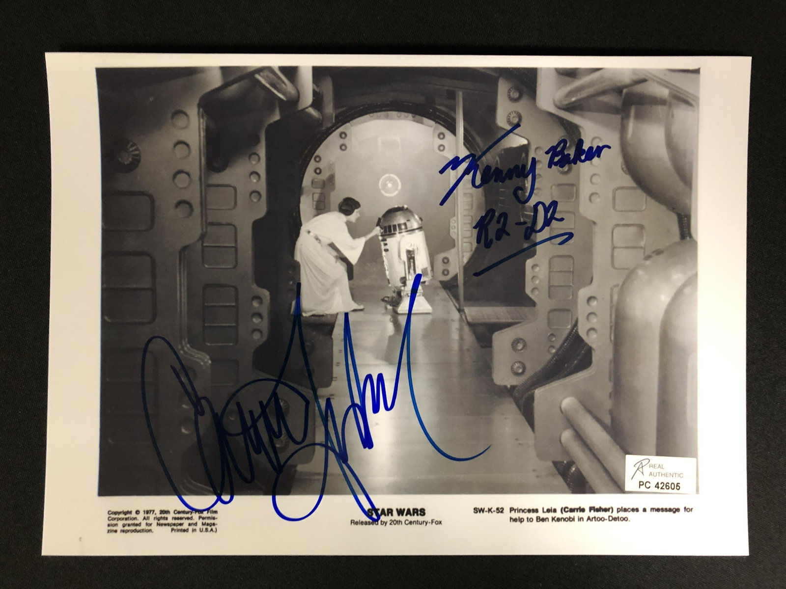 CARRIE FISHER AND KENNY BAKER SIGNED STAR WARS 8 X 10 (RA COA): CARRIE FISHER AND KENNY BAKER SIGNED STAR WARS 8 X 10 (RA COA)