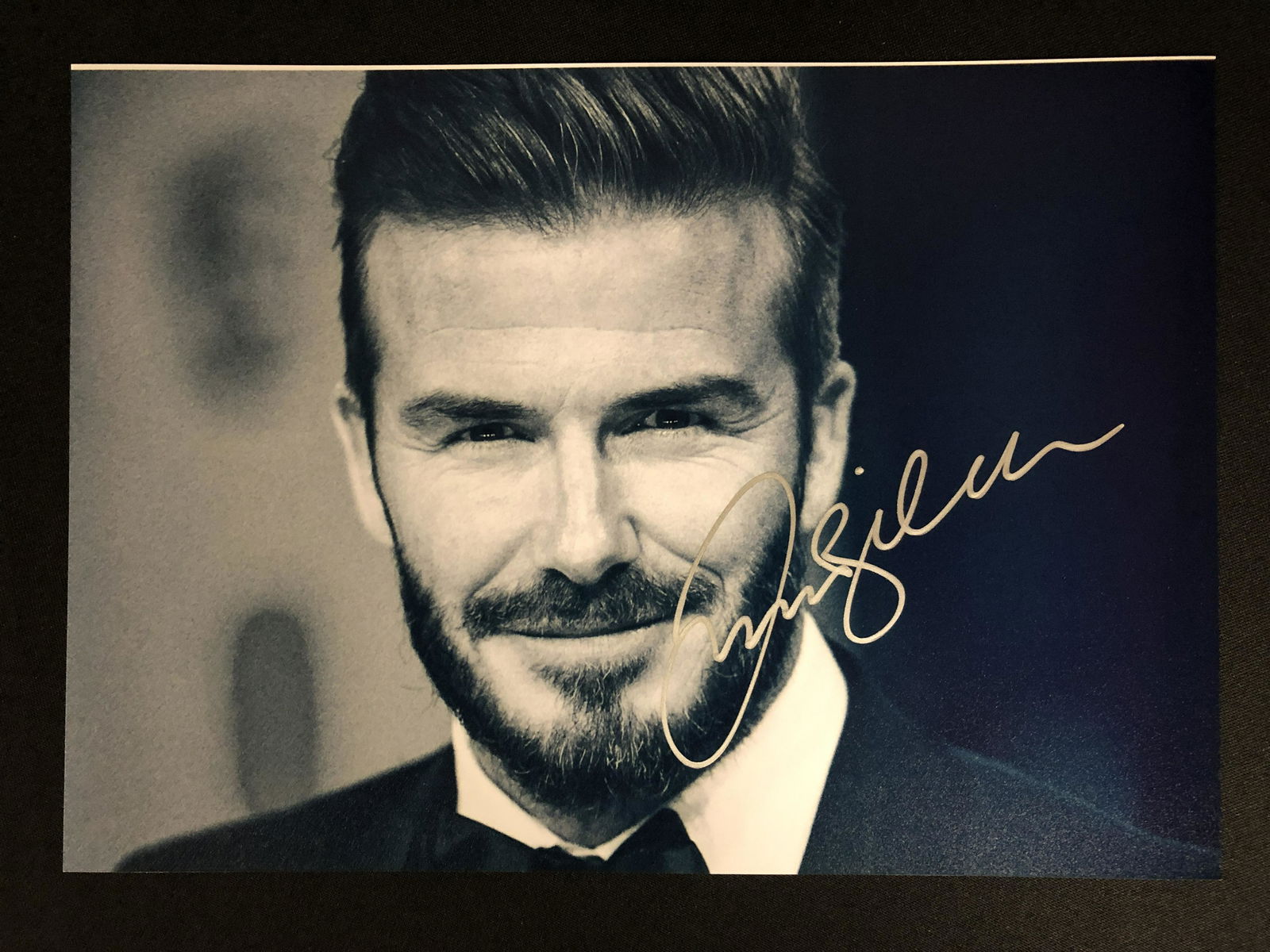DAVID BECKHAM SIGNED 8X10 PHOTO (RA COA) (1 of 2)